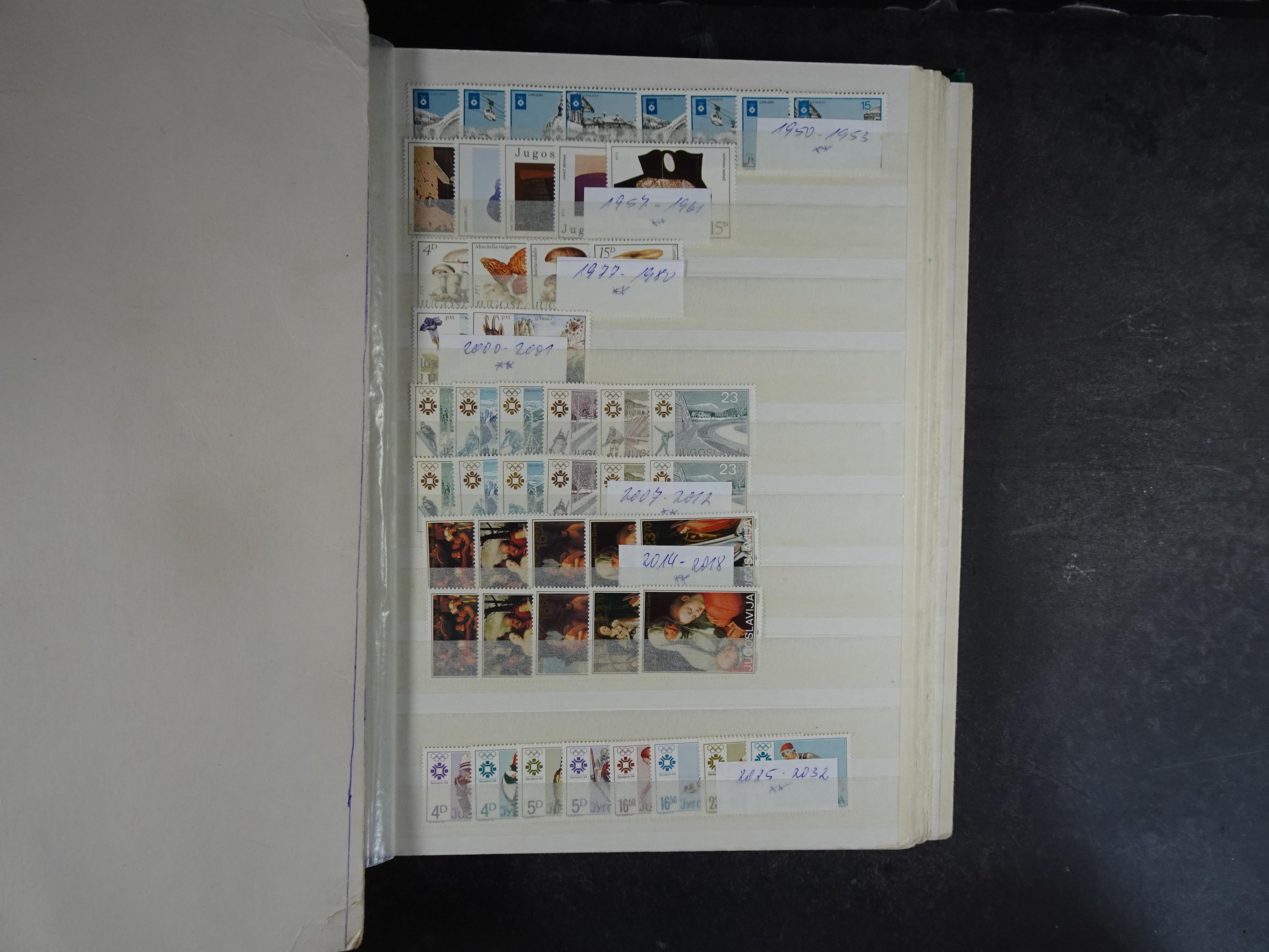 Fraai stock boek met beter materiaal en blokken.
Deels postfris, deels gestempeld. 19