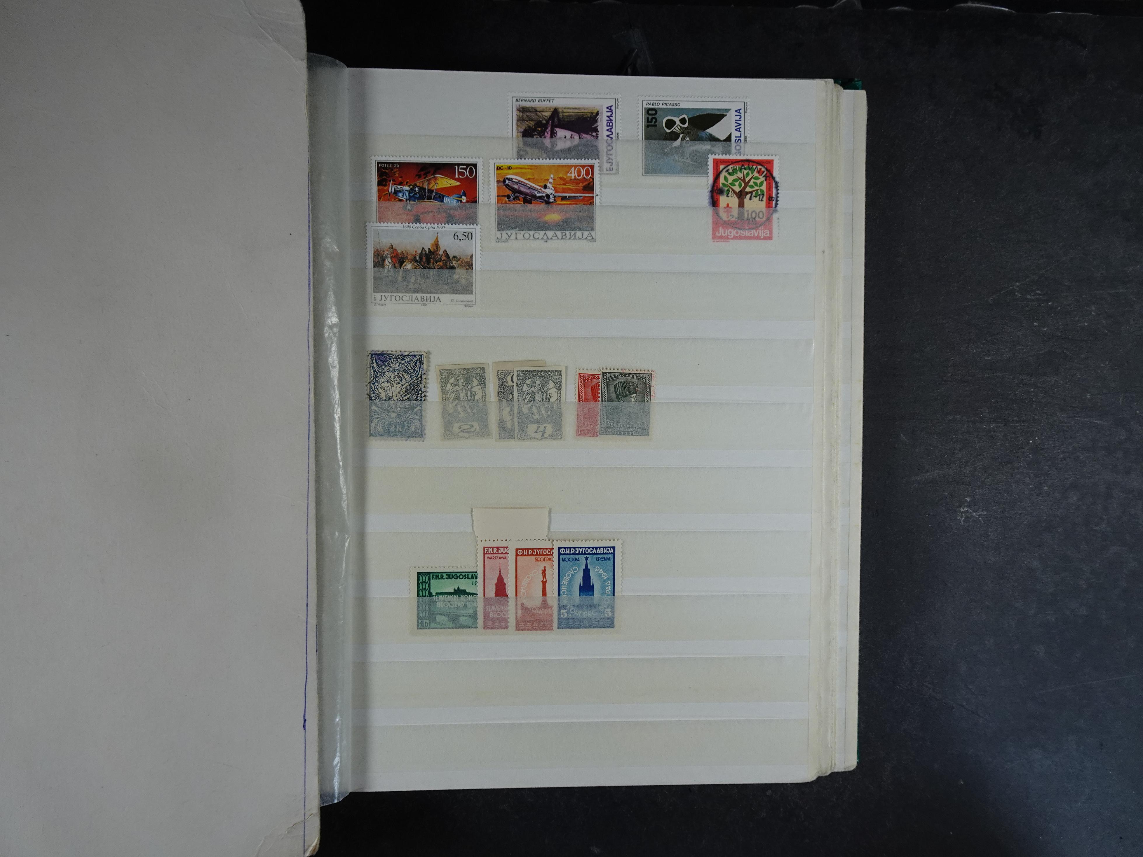 Fraai stock boek met beter materiaal en blokken.
Deels postfris, deels gestempeld. 21