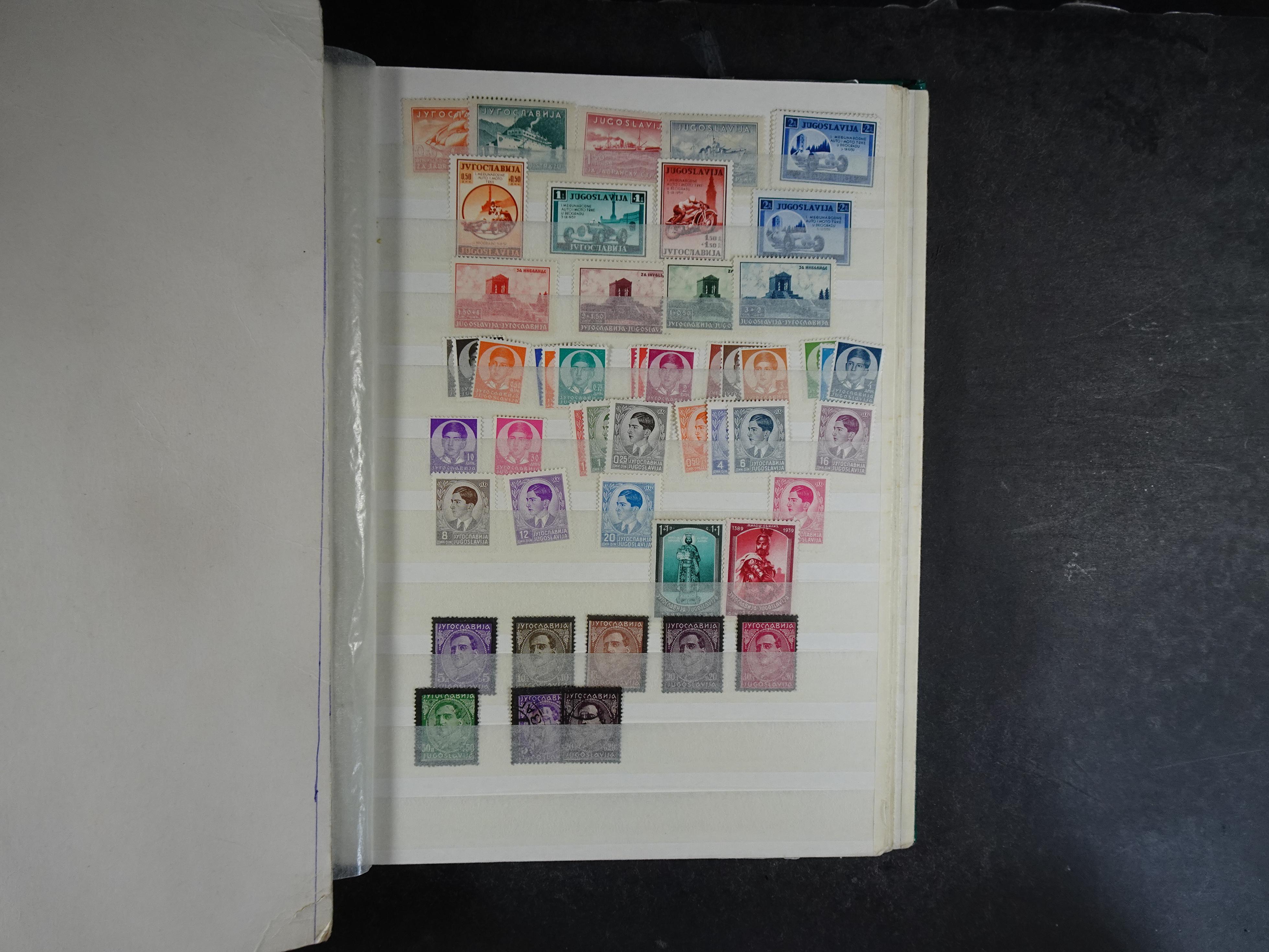 Fraai stock boek met beter materiaal en blokken.
Deels postfris, deels gestempeld. 27