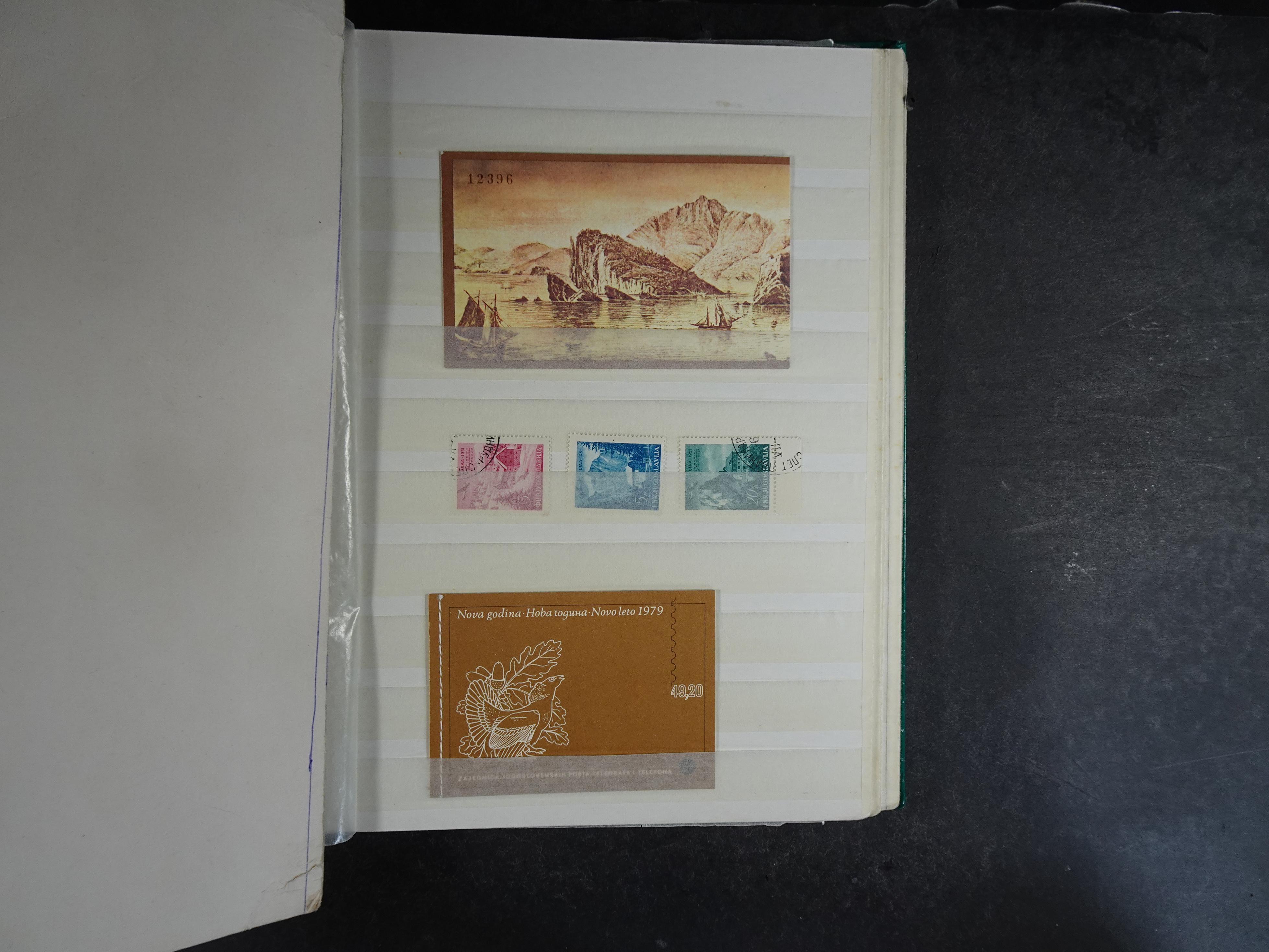 Fraai stock boek met beter materiaal en blokken.
Deels postfris, deels gestempeld. 28