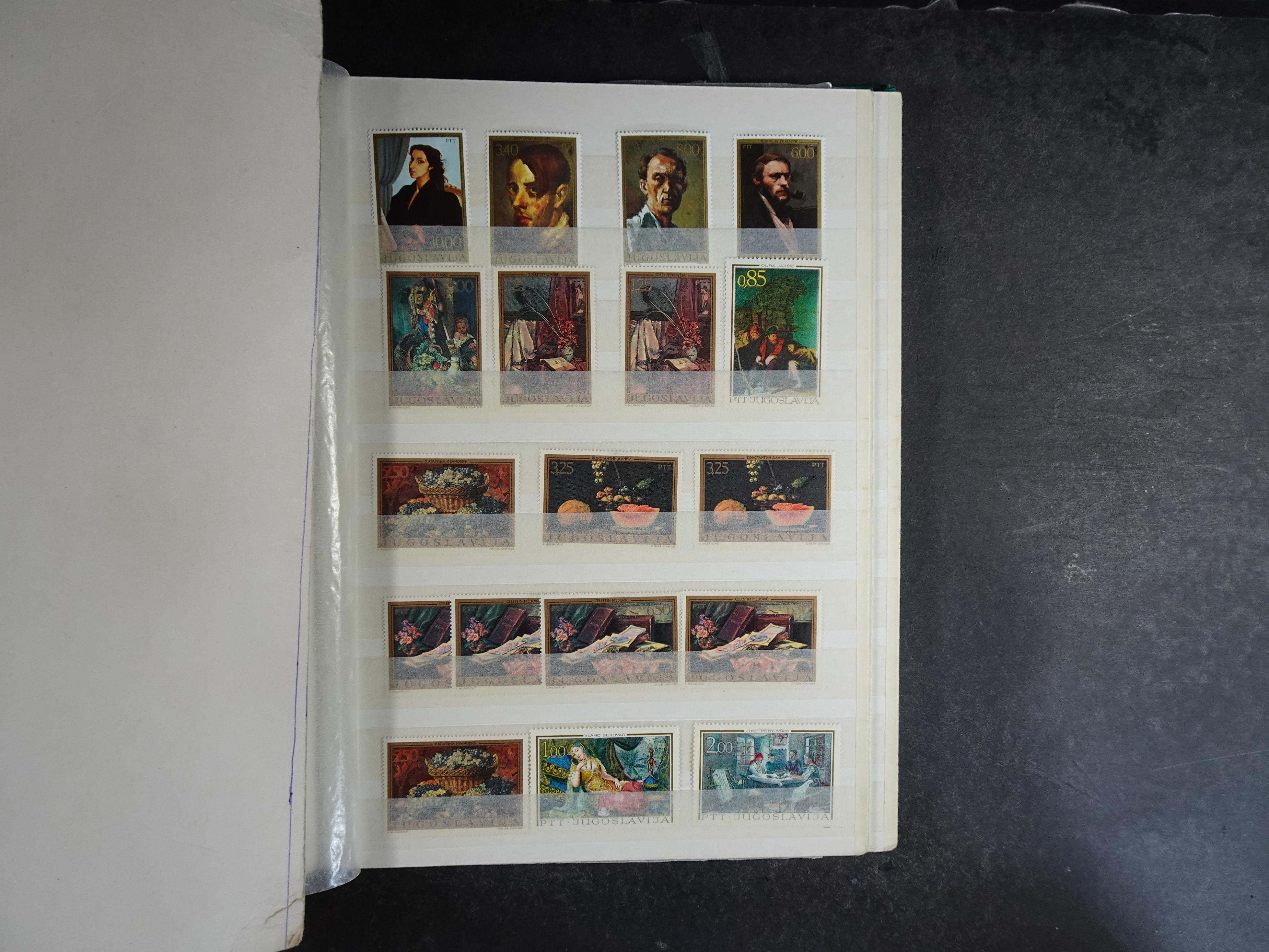 Fraai stock boek met beter materiaal en blokken.
Deels postfris, deels gestempeld. 30