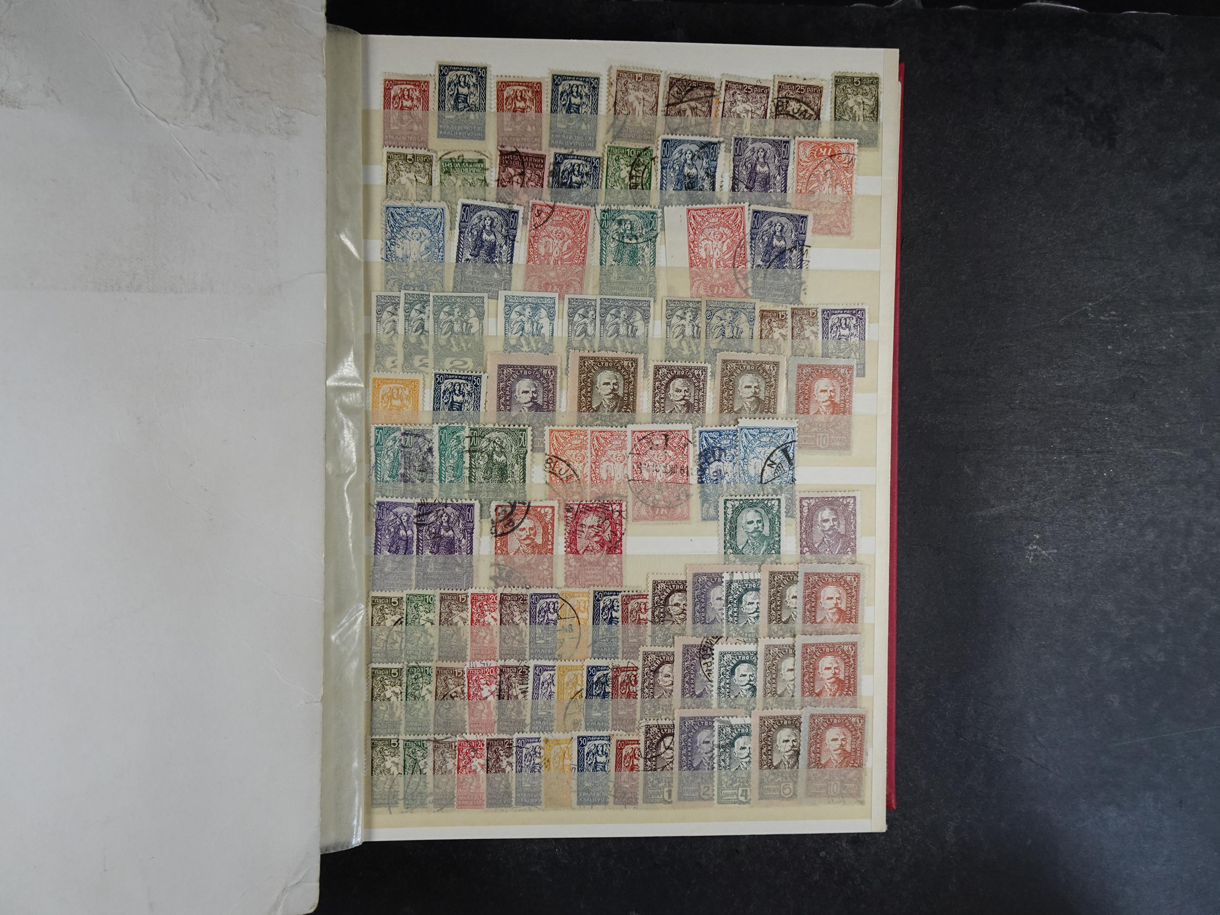 Mooie collectie Joegoslavië, waar onder betere zegels en series, deels postfris.
Veel porto.  3