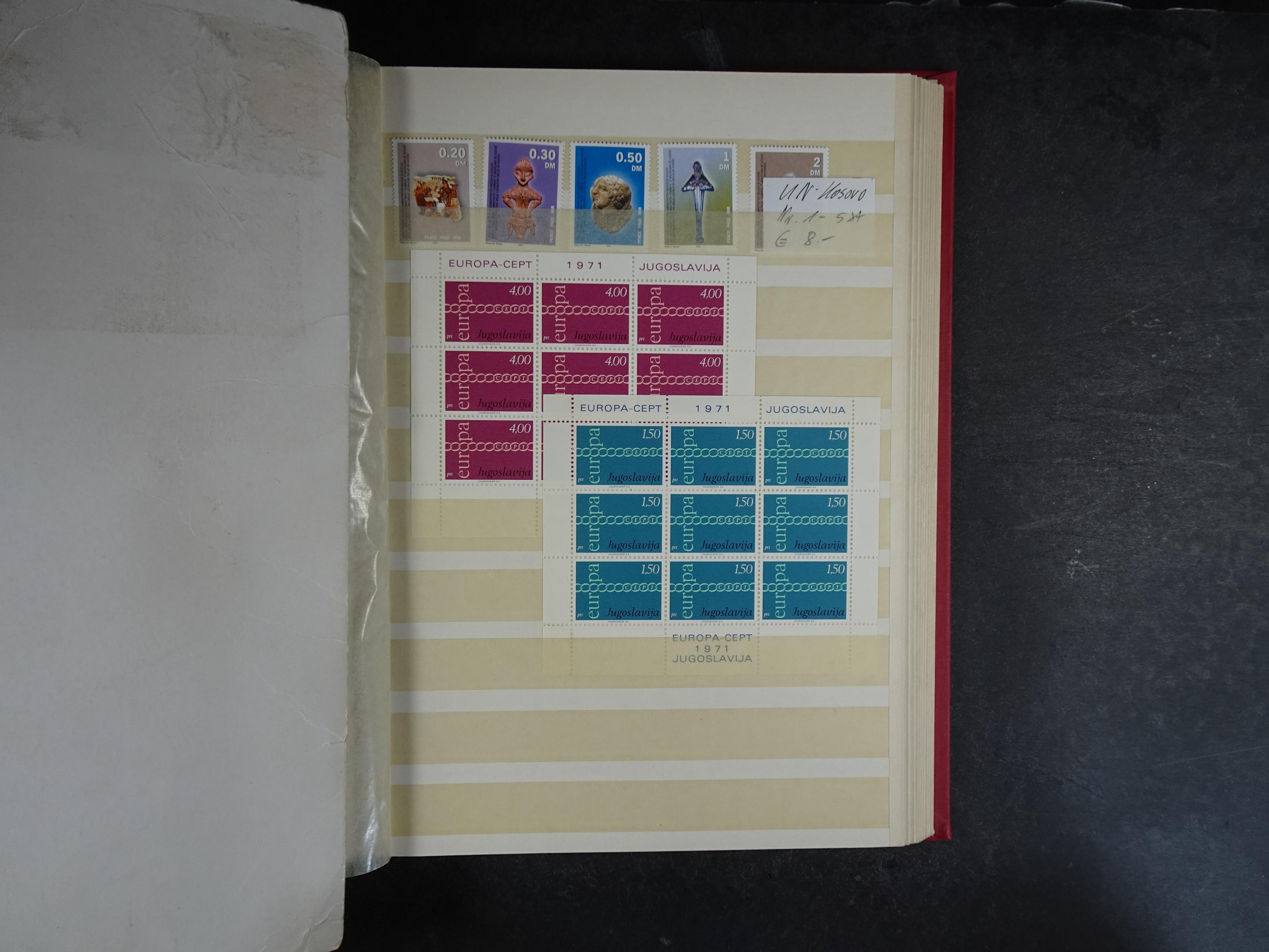 Mooie collectie Joegoslavië, waar onder betere zegels en series, deels postfris.
Veel porto.  27