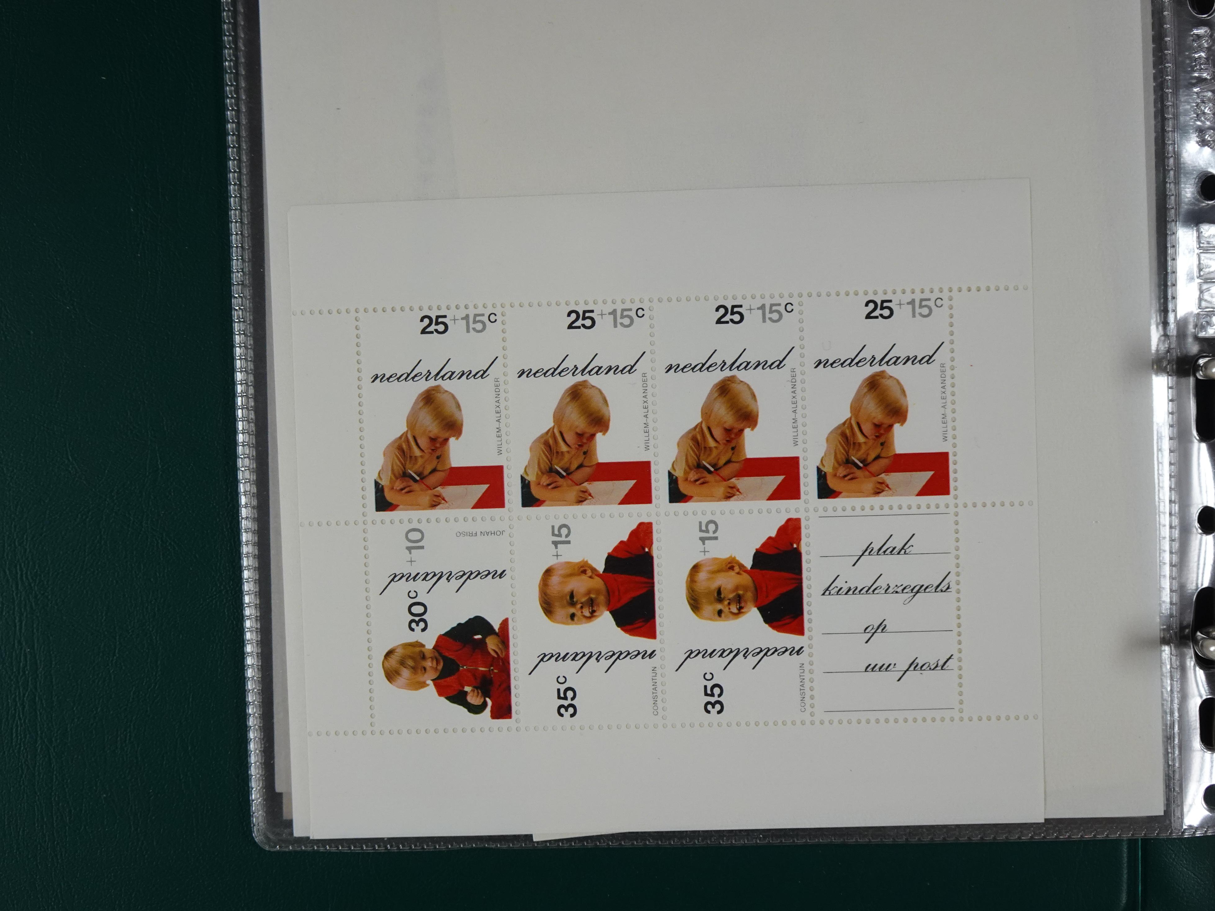 Doos postfrisse materiaal. 
Enorme hoeveelheid onder andere Joegoslavië. Liechtenstein. Etc.
Koopje. 7