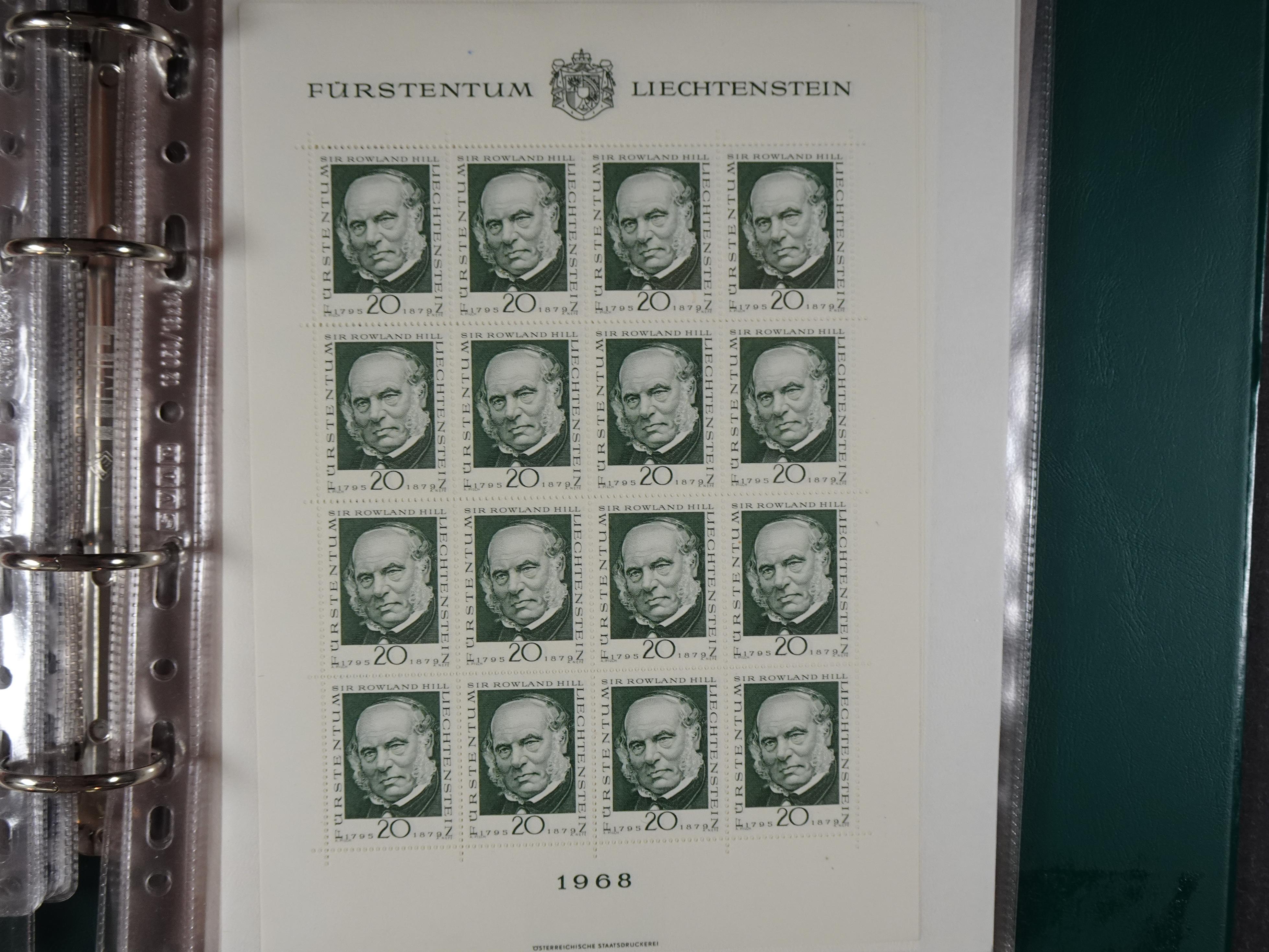 Doos postfrisse materiaal. 
Enorme hoeveelheid onder andere Joegoslavië. Liechtenstein. Etc.
Koopje. 18