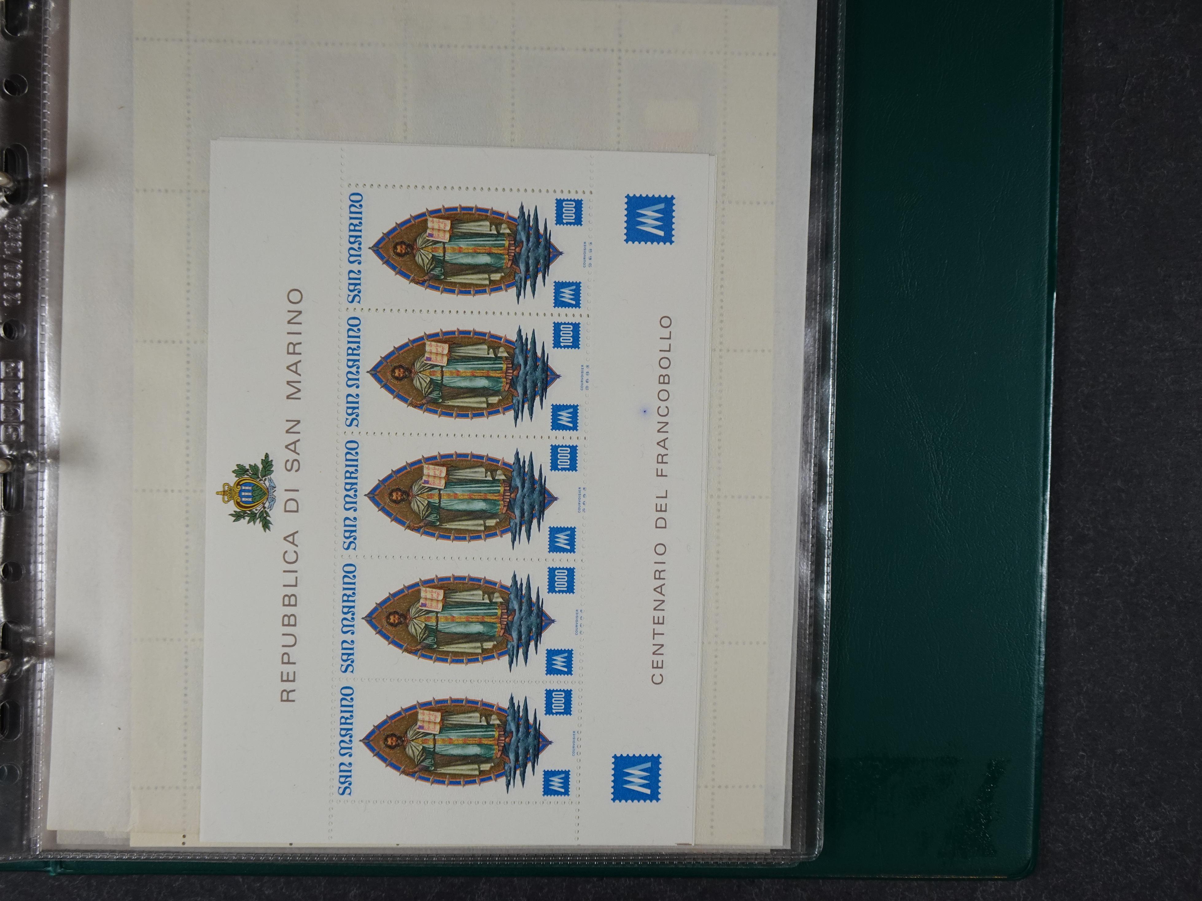 Doos postfrisse materiaal. 
Enorme hoeveelheid onder andere Joegoslavië. Liechtenstein. Etc.
Koopje. 24