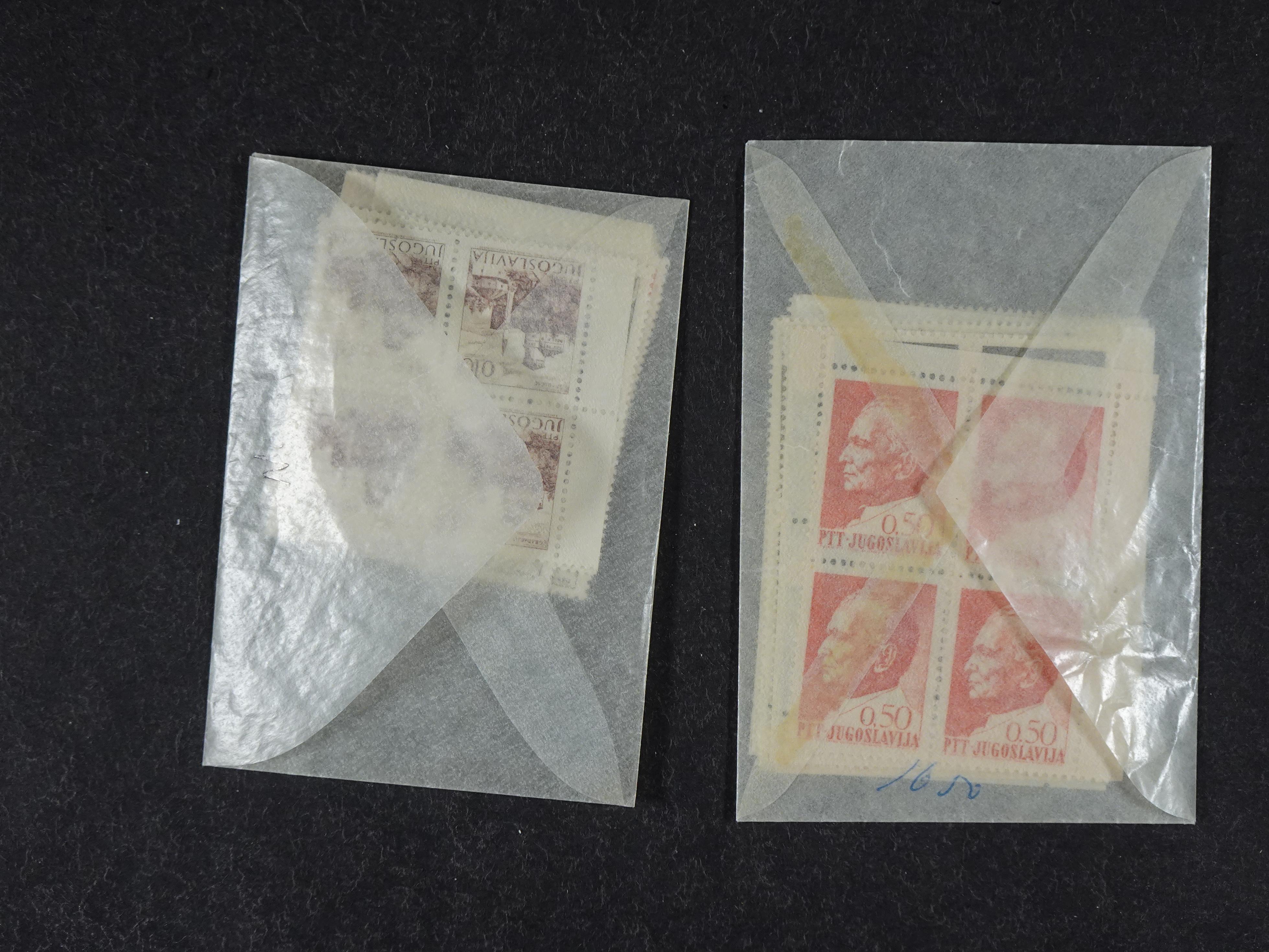 Doos postfrisse materiaal. 
Enorme hoeveelheid onder andere Joegoslavië. Liechtenstein. Etc.
Koopje. 63