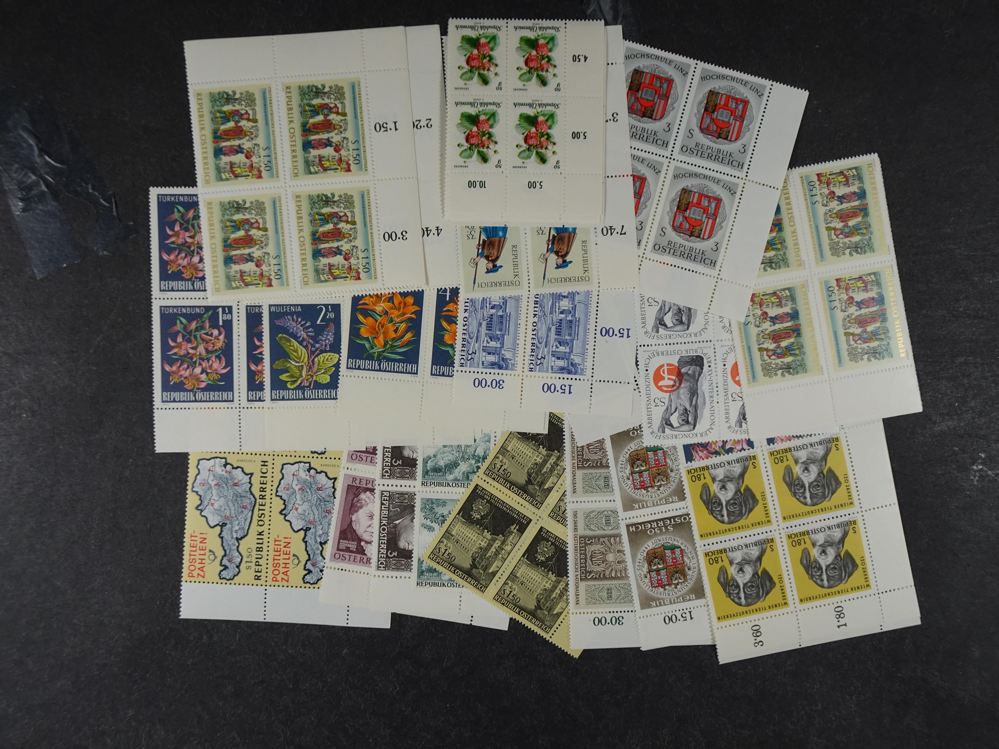 Doos postfrisse materiaal. 
Enorme hoeveelheid onder andere Joegoslavië. Liechtenstein. Etc.
Koopje. 64