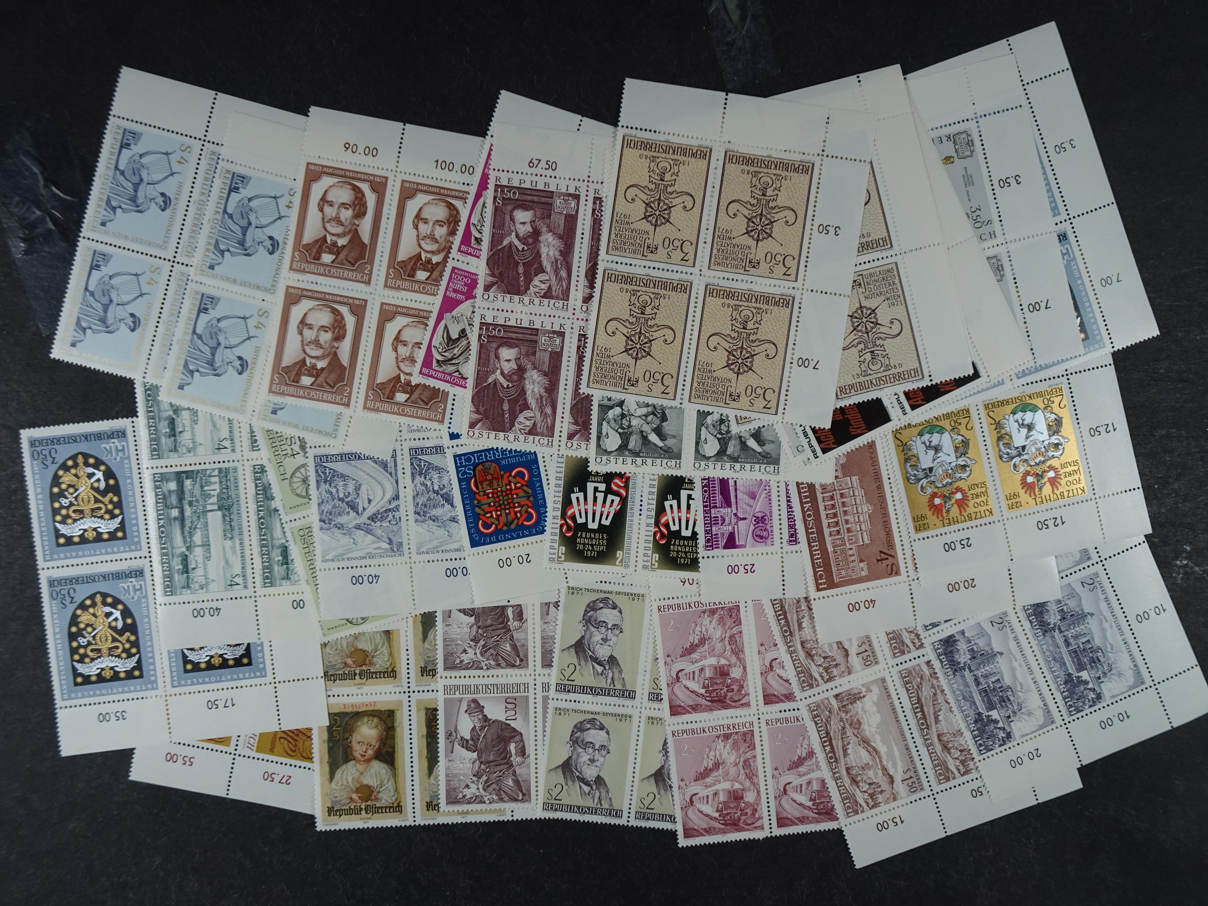 Doos postfrisse materiaal. 
Enorme hoeveelheid onder andere Joegoslavië. Liechtenstein. Etc.
Koopje. 66