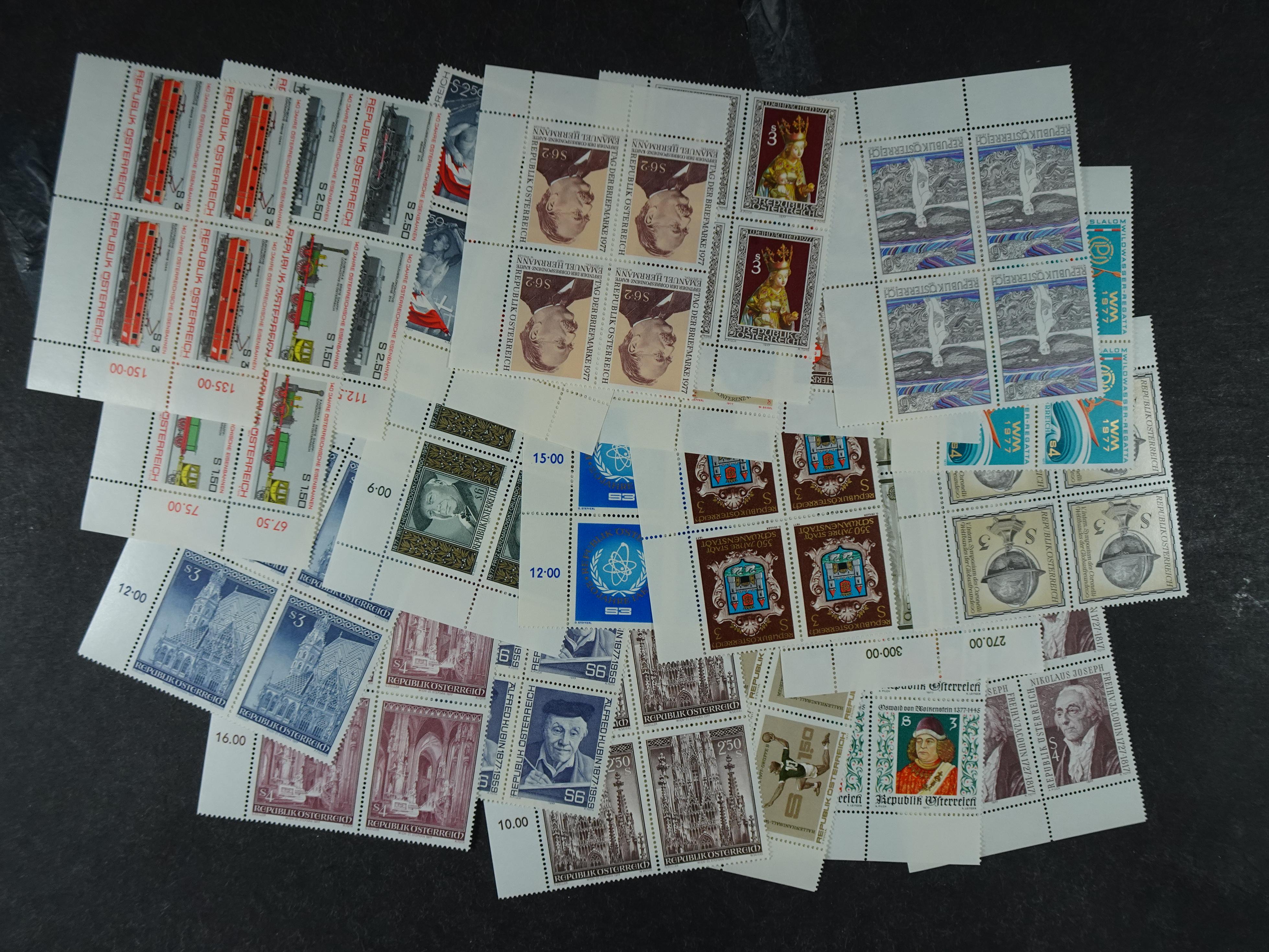 Doos postfrisse materiaal. 
Enorme hoeveelheid onder andere Joegoslavië. Liechtenstein. Etc.
Koopje. 69