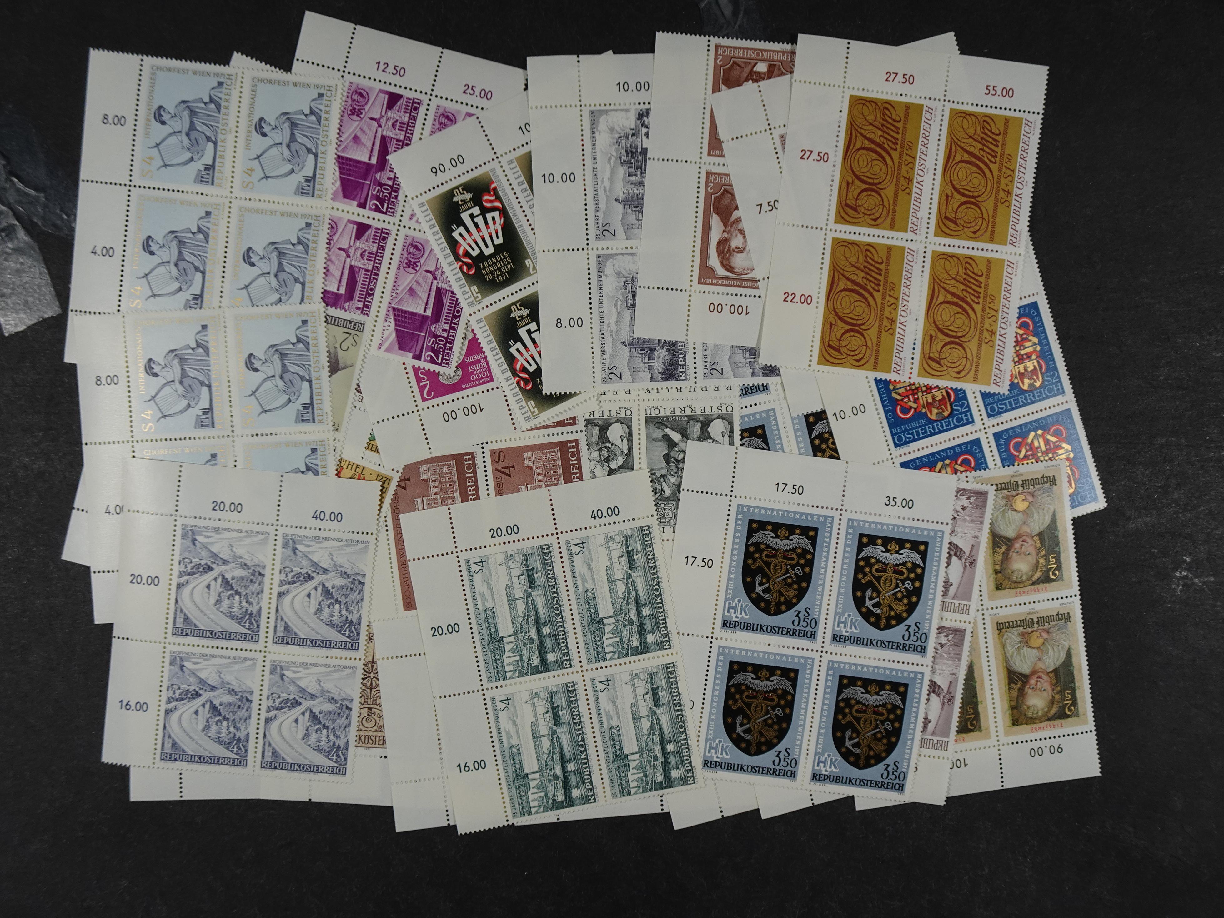 Doos postfrisse materiaal. 
Enorme hoeveelheid onder andere Joegoslavië. Liechtenstein. Etc.
Koopje. 72