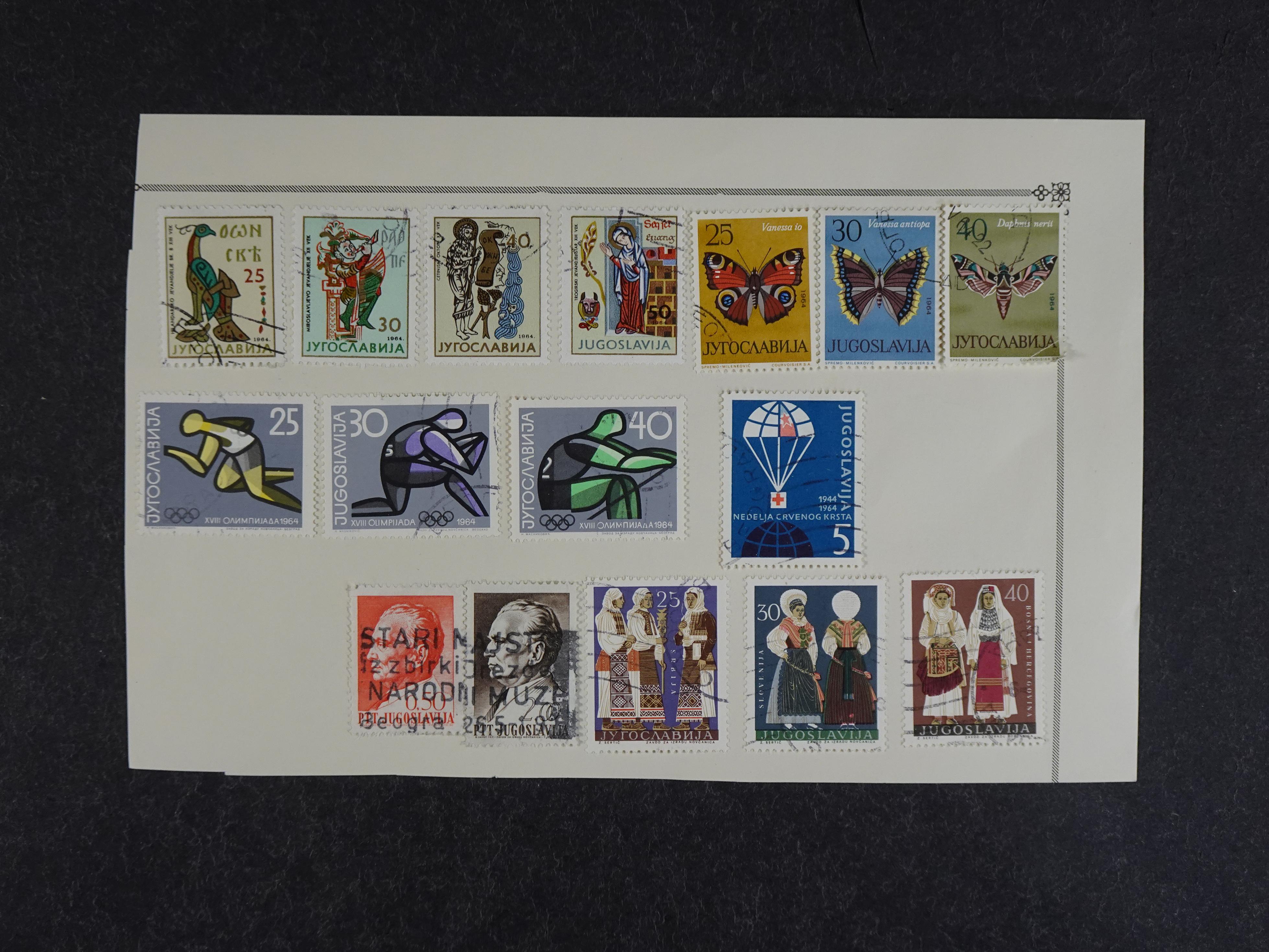 Giga partij fraai materiaal, waar onder veel port SHS, om uit te zoeken.
Duizenden zegels, los.
Hoge cat waarde. 7