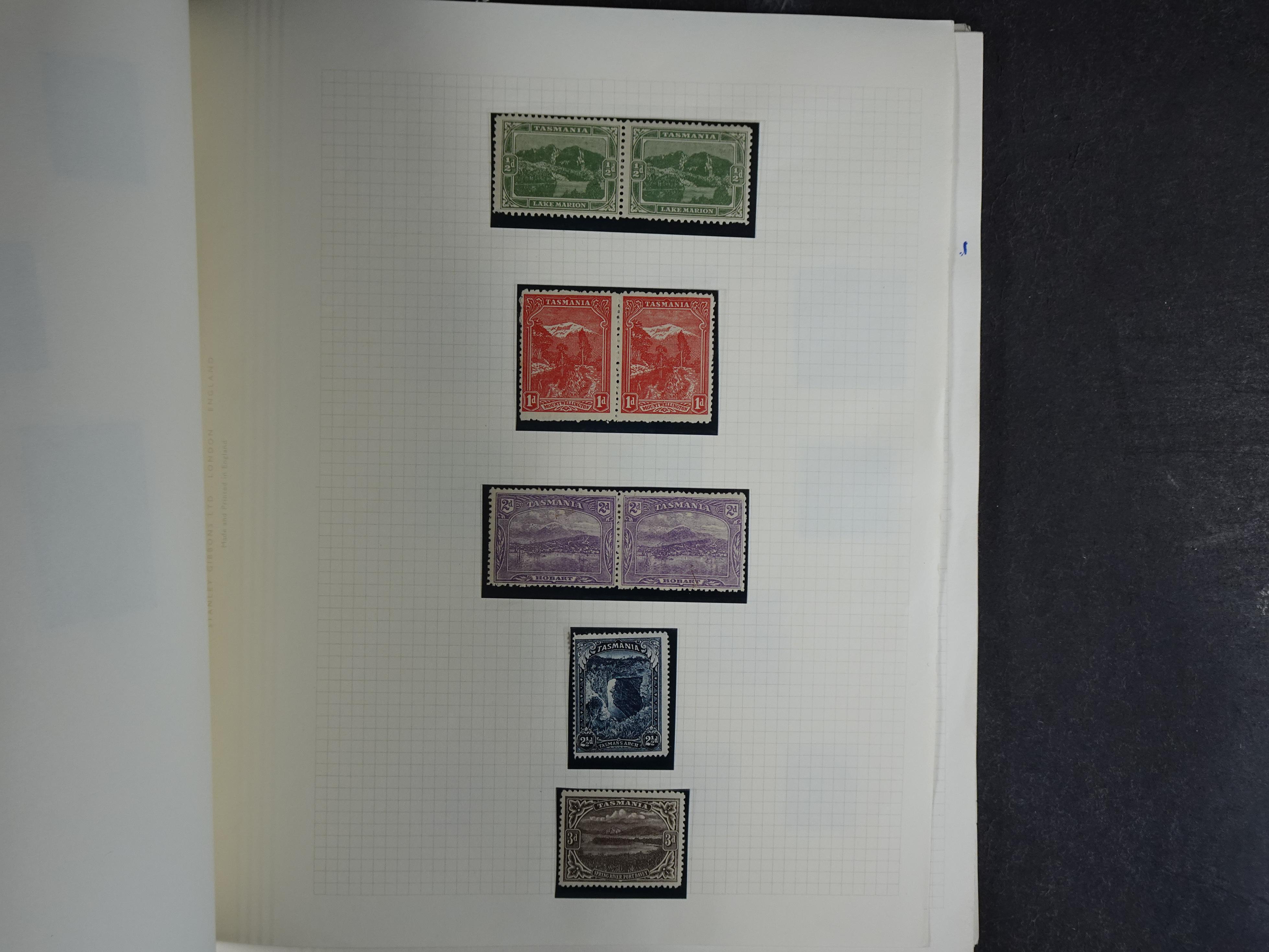 Prachtige collectie div, deels Australische staten waar onder beter materiaal en sommige prachtige stempels.
Zeer bijzonder. 5