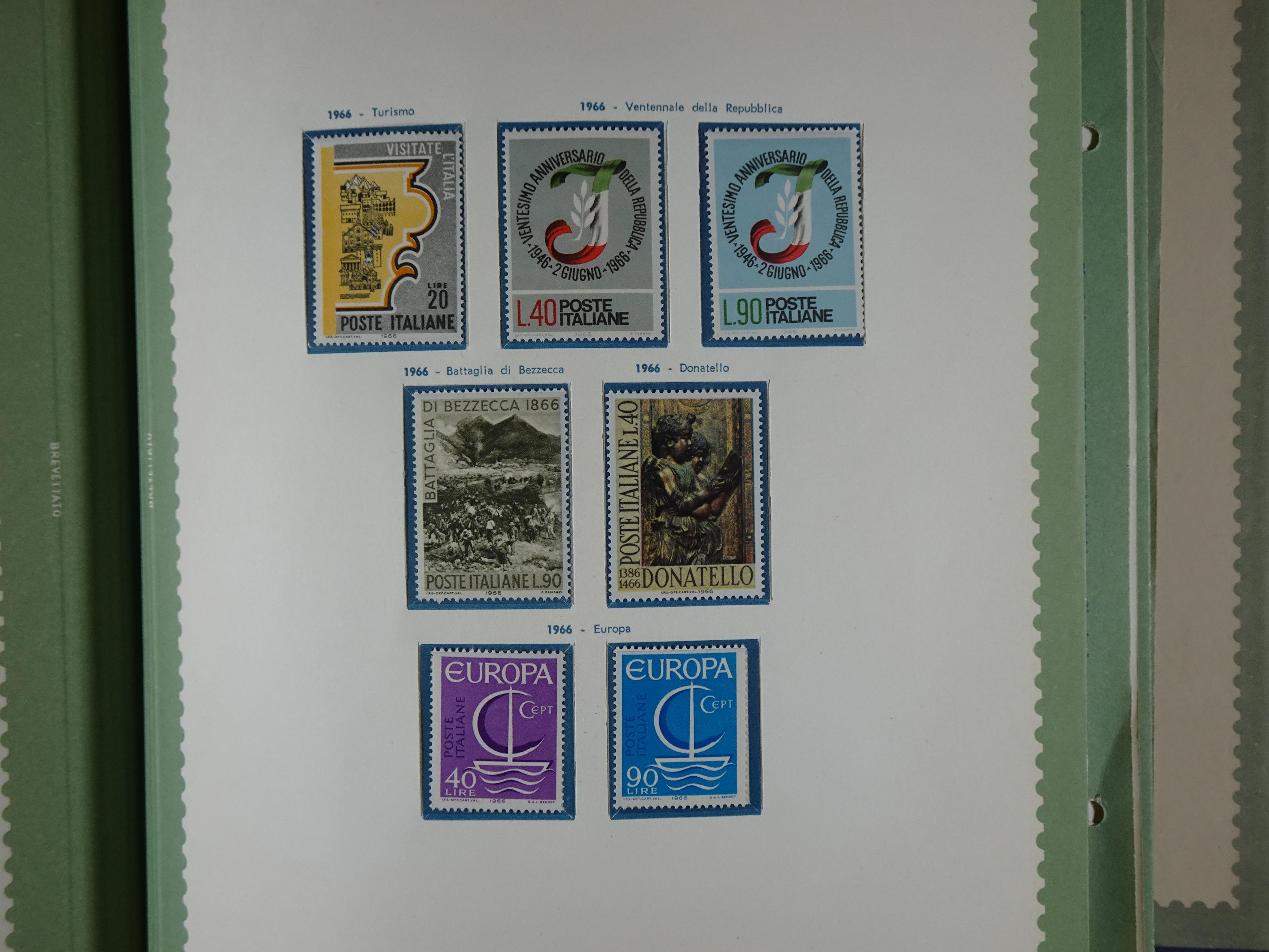 Mooie collectie postfris goed "Back of the Book", hoge waarde. 54