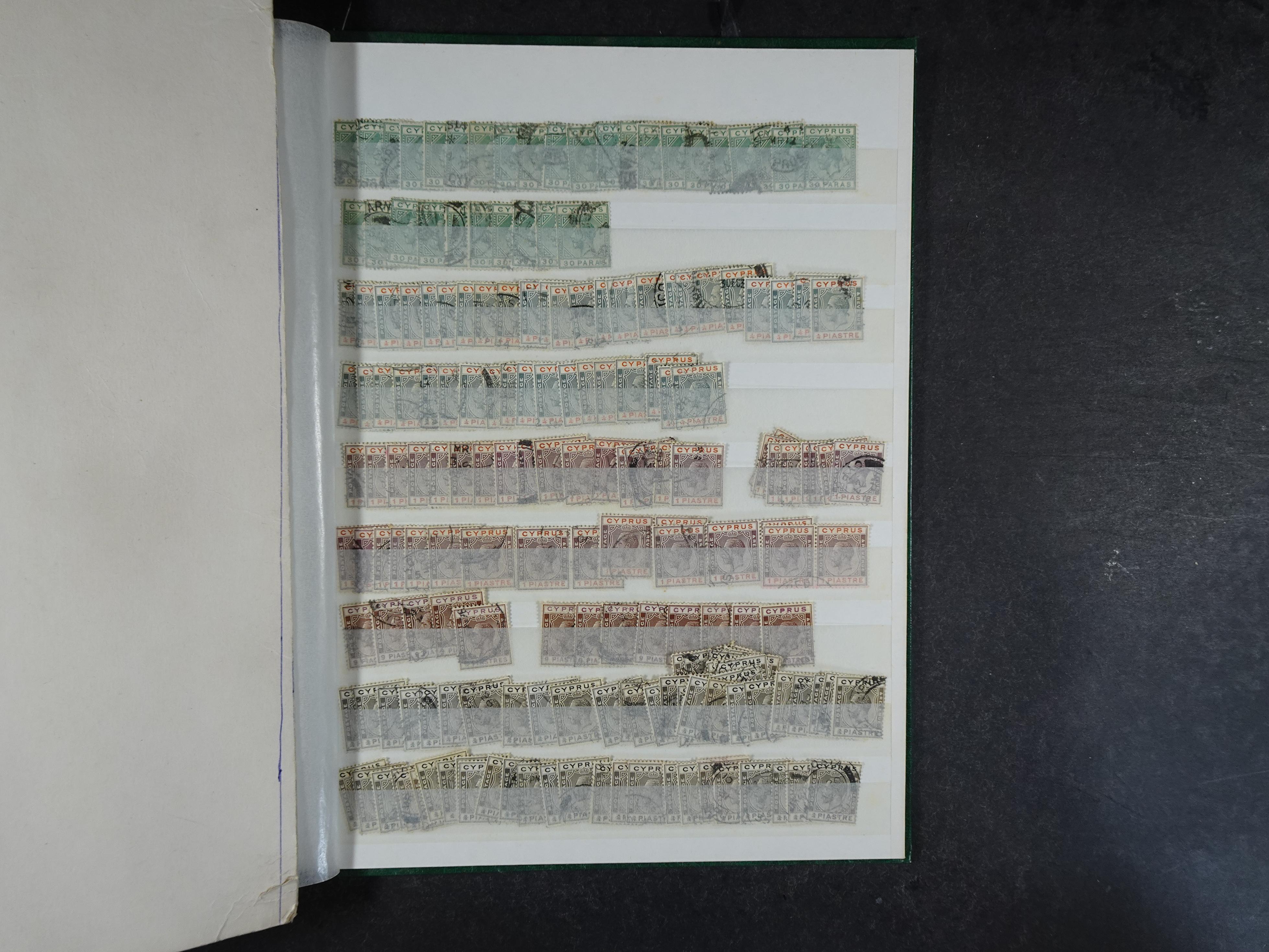 Prachtig materiaal Victoria - George V.
met interessante stempels. Veel betere materiaal.
+Cyprus. 11