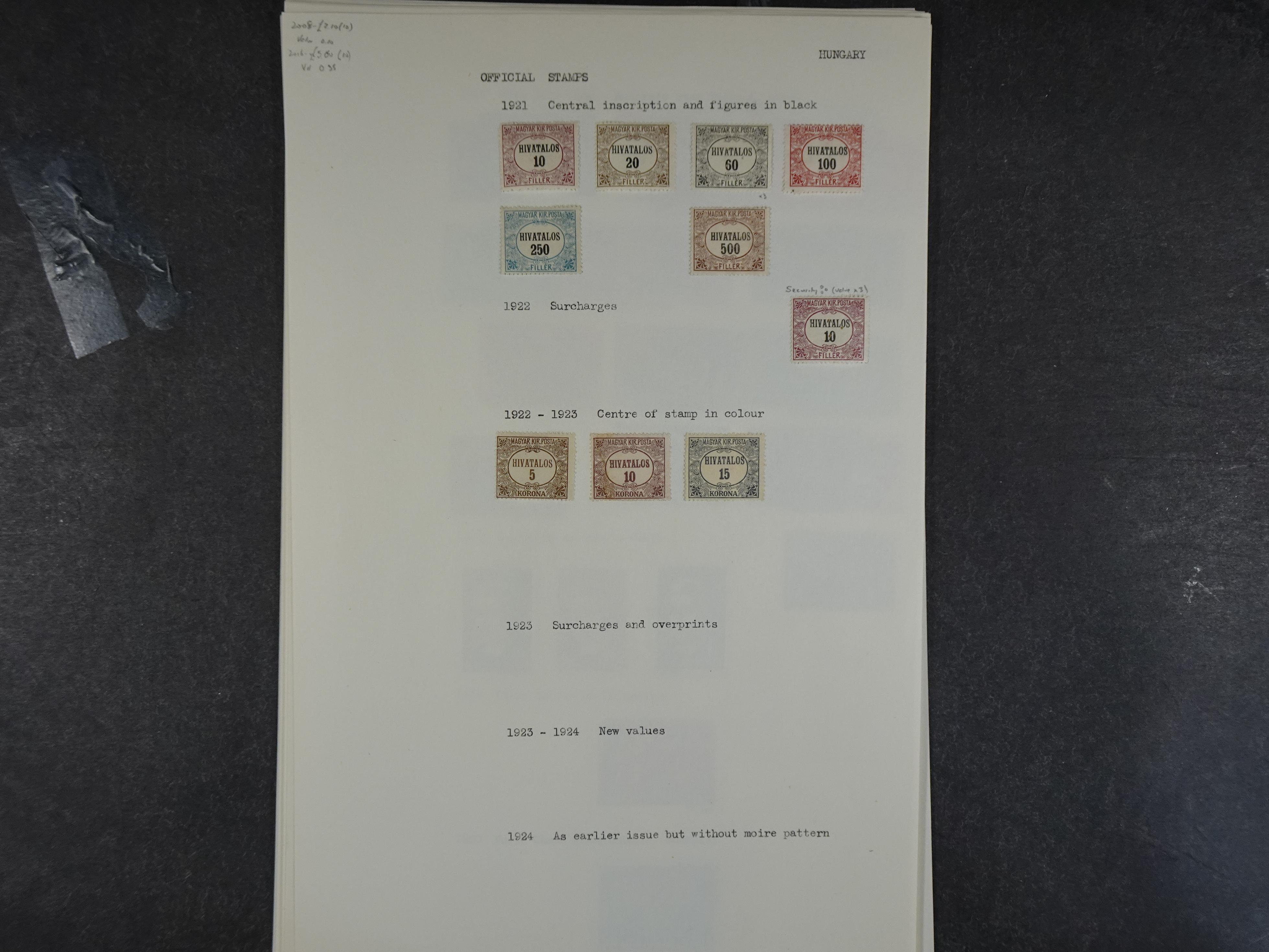 Doos met velerlei verrassingen waar onder betere zegels.
FUNDGRUBE. 15