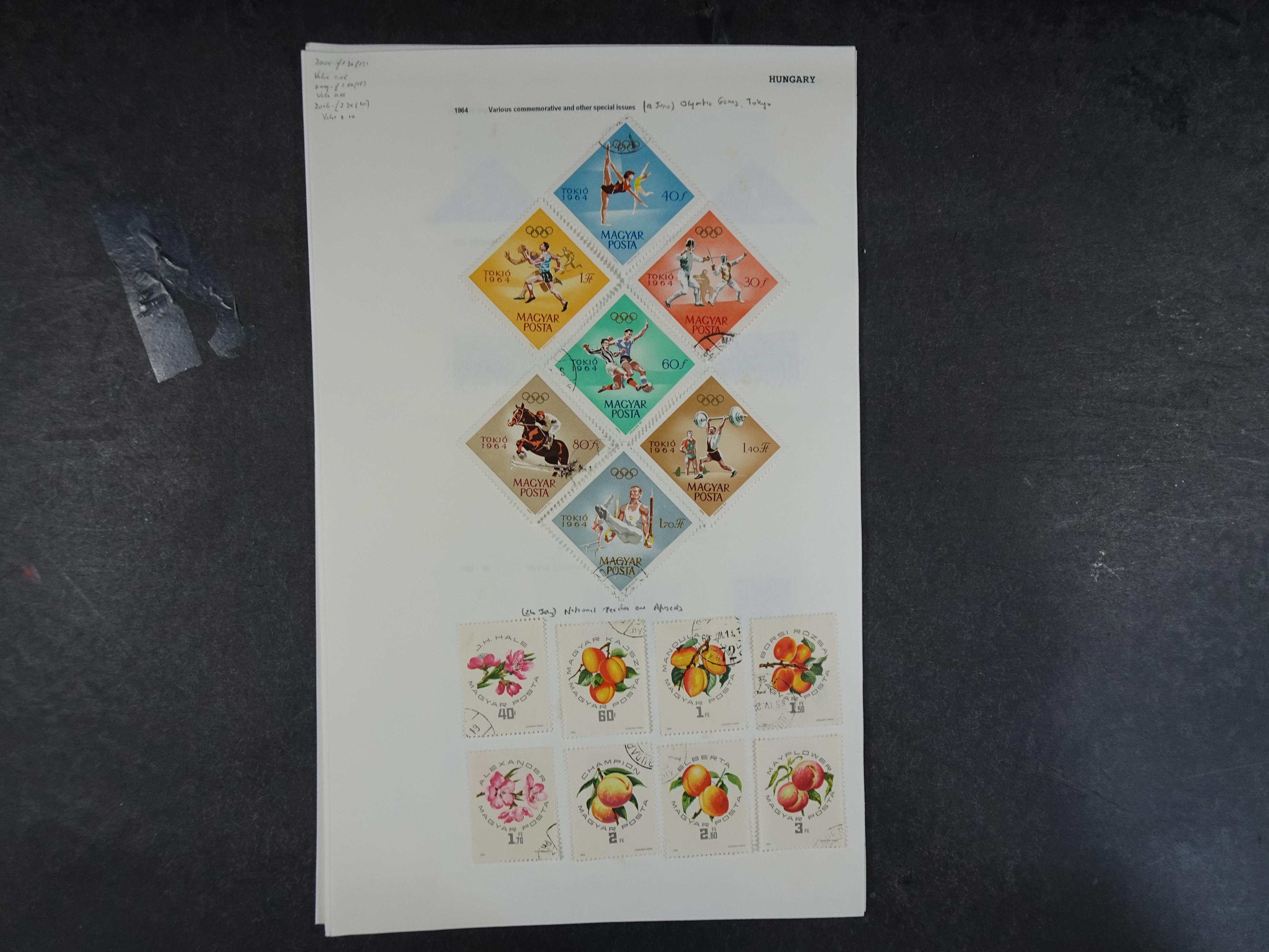 Doos met velerlei verrassingen waar onder betere zegels.
FUNDGRUBE. 44