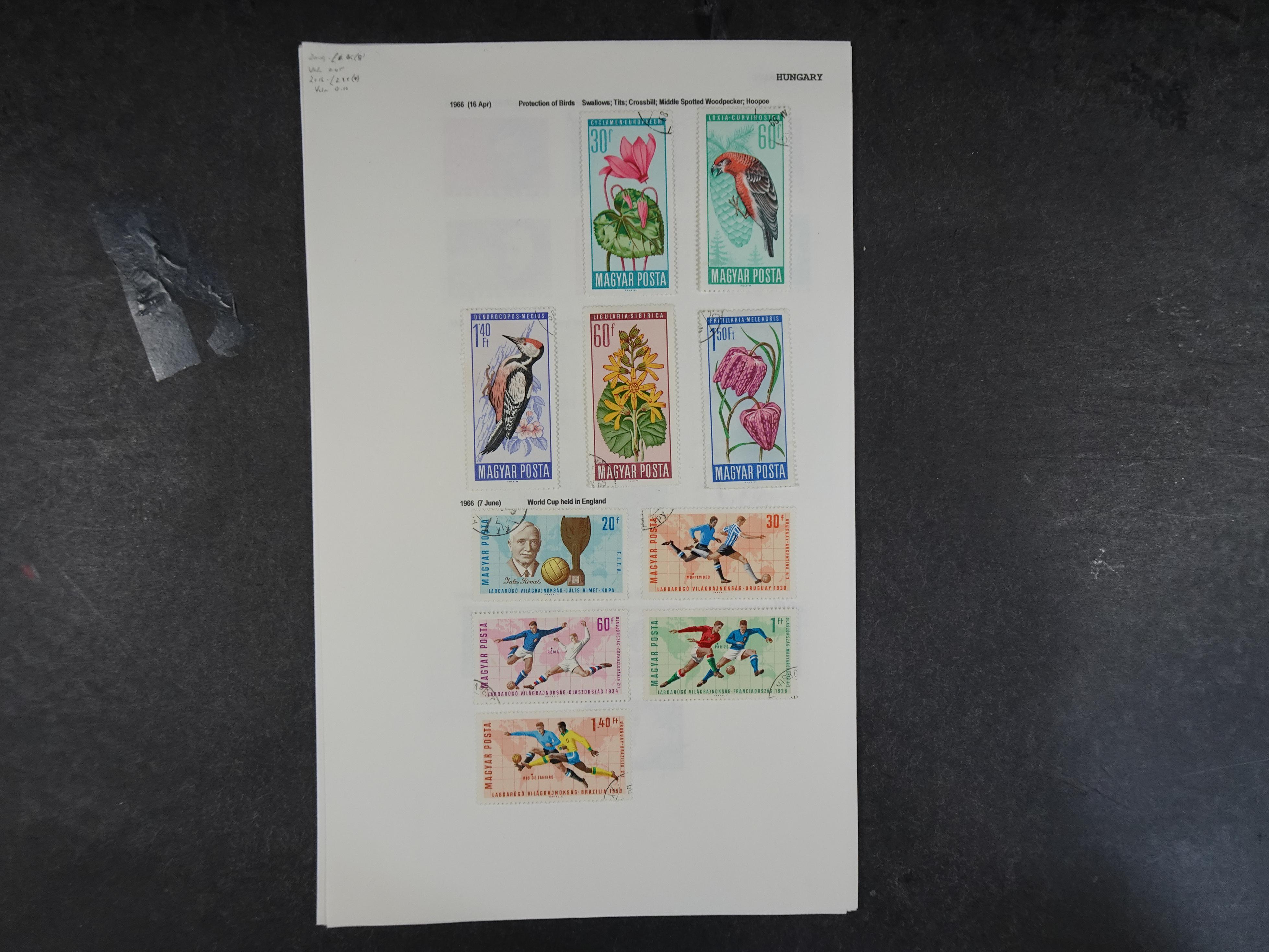 Doos met velerlei verrassingen waar onder betere zegels.
FUNDGRUBE. 49