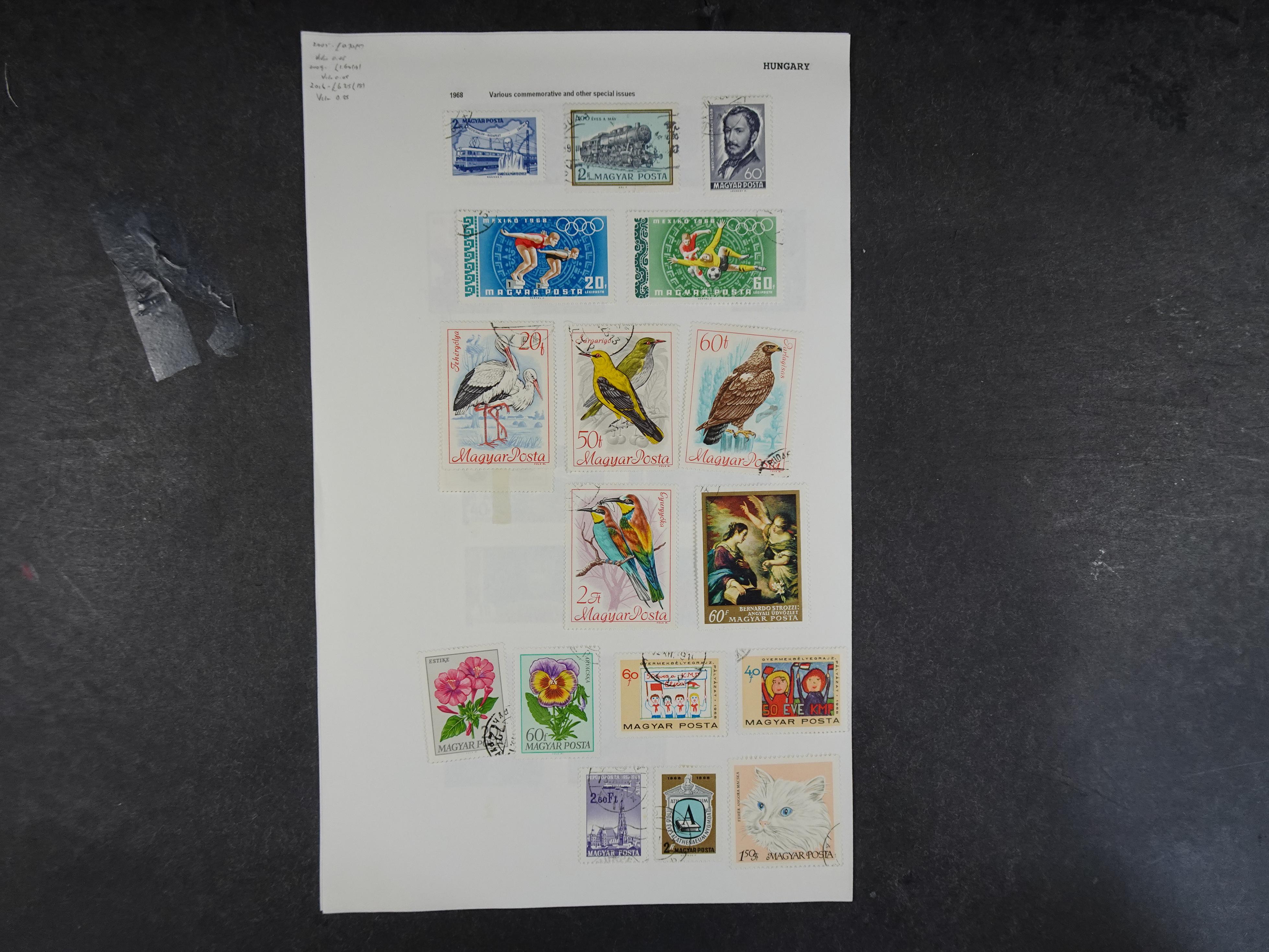 Doos met velerlei verrassingen waar onder betere zegels.
FUNDGRUBE. 57