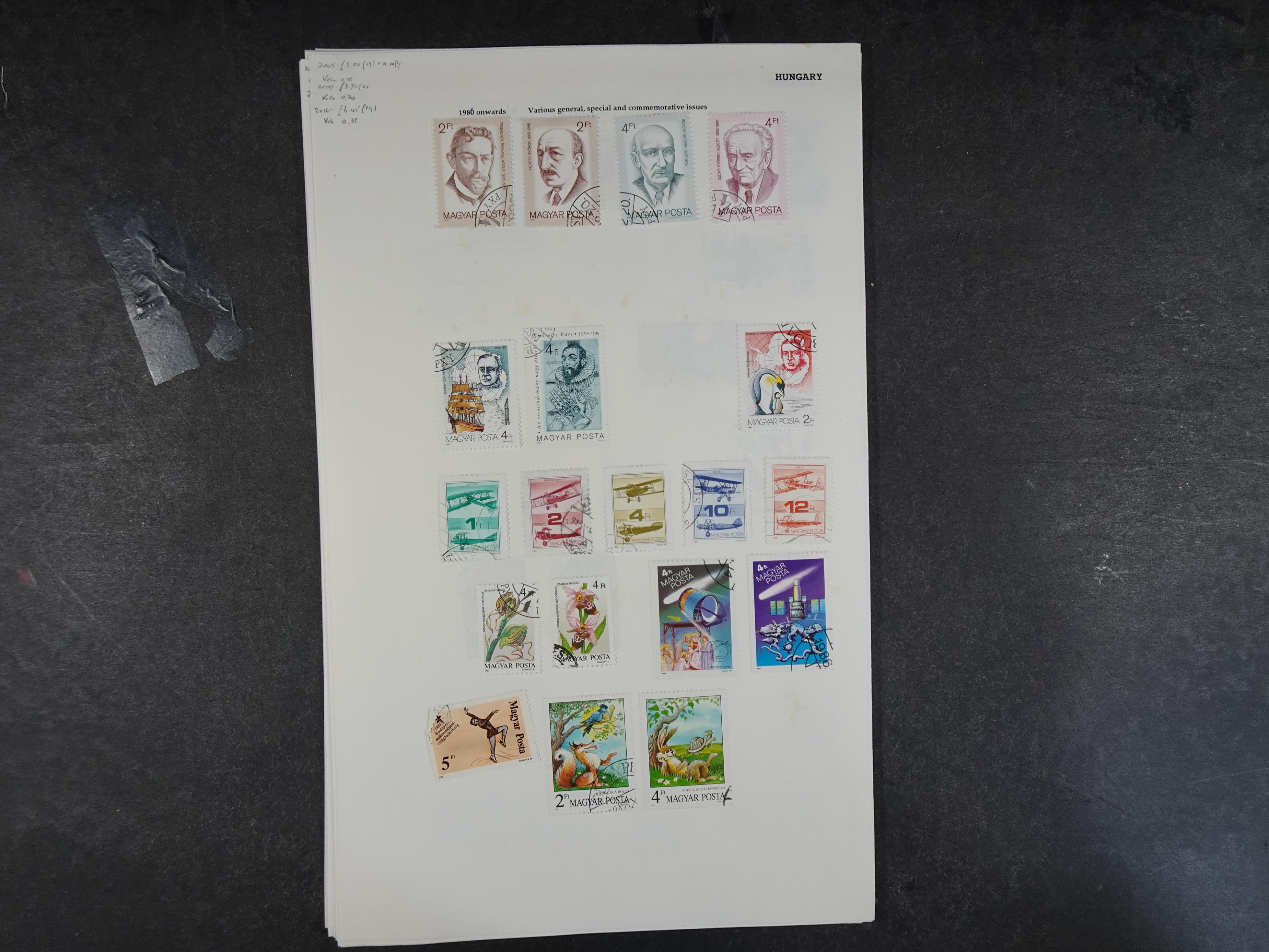 Doos met velerlei verrassingen waar onder betere zegels.
FUNDGRUBE. 84