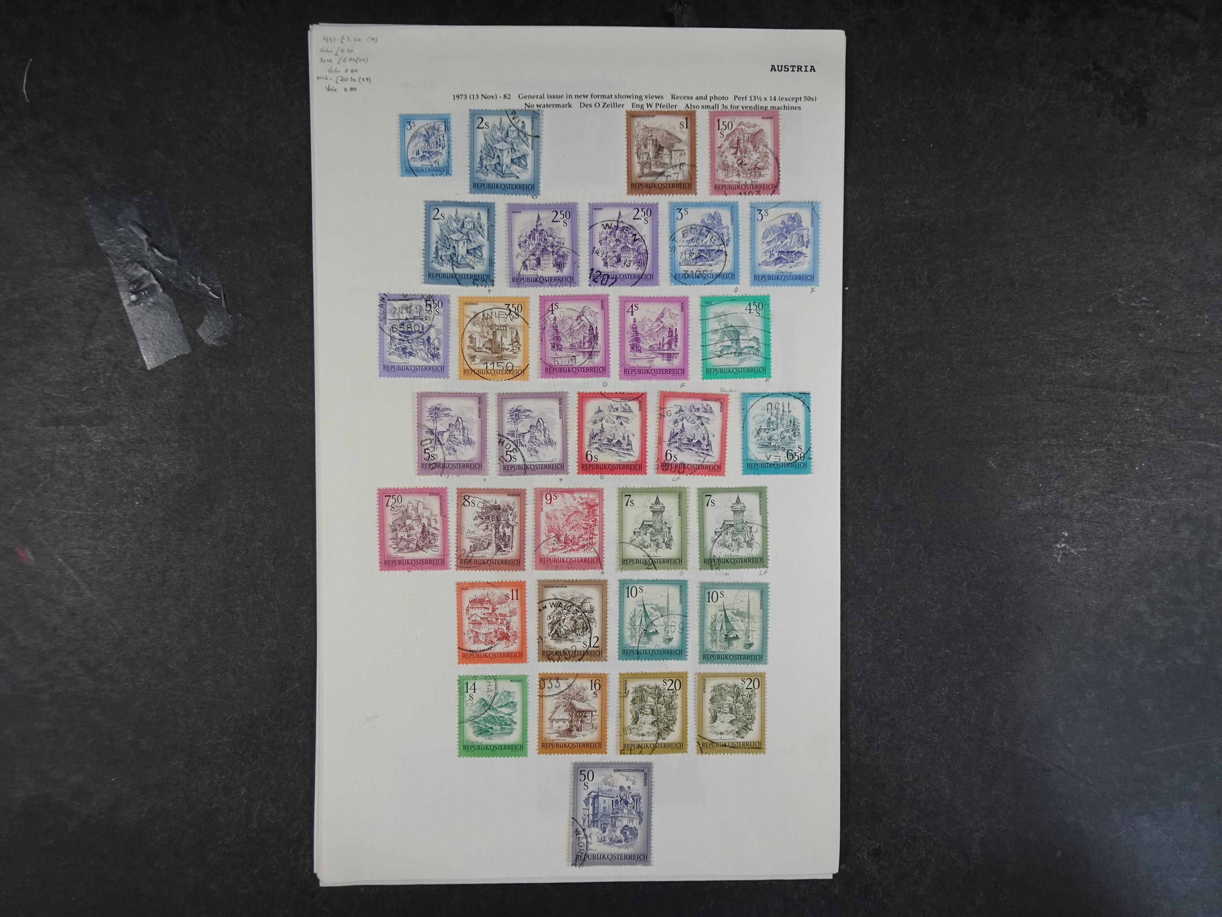 Doos met velerlei verrassingen waar onder betere zegels.
FUNDGRUBE. 90