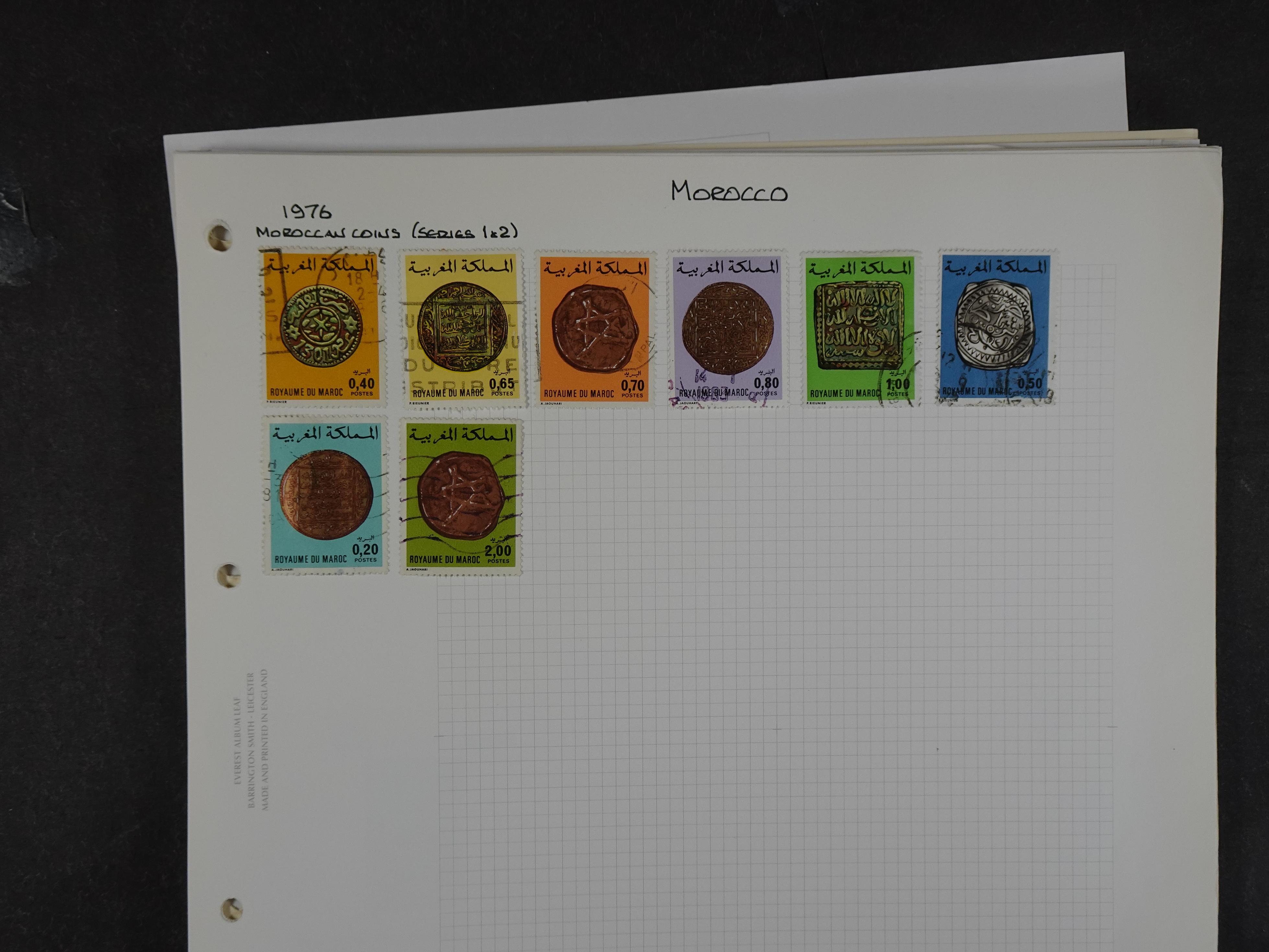 Doos met velerlei verrassingen waar onder betere zegels.
FUNDGRUBE. 118