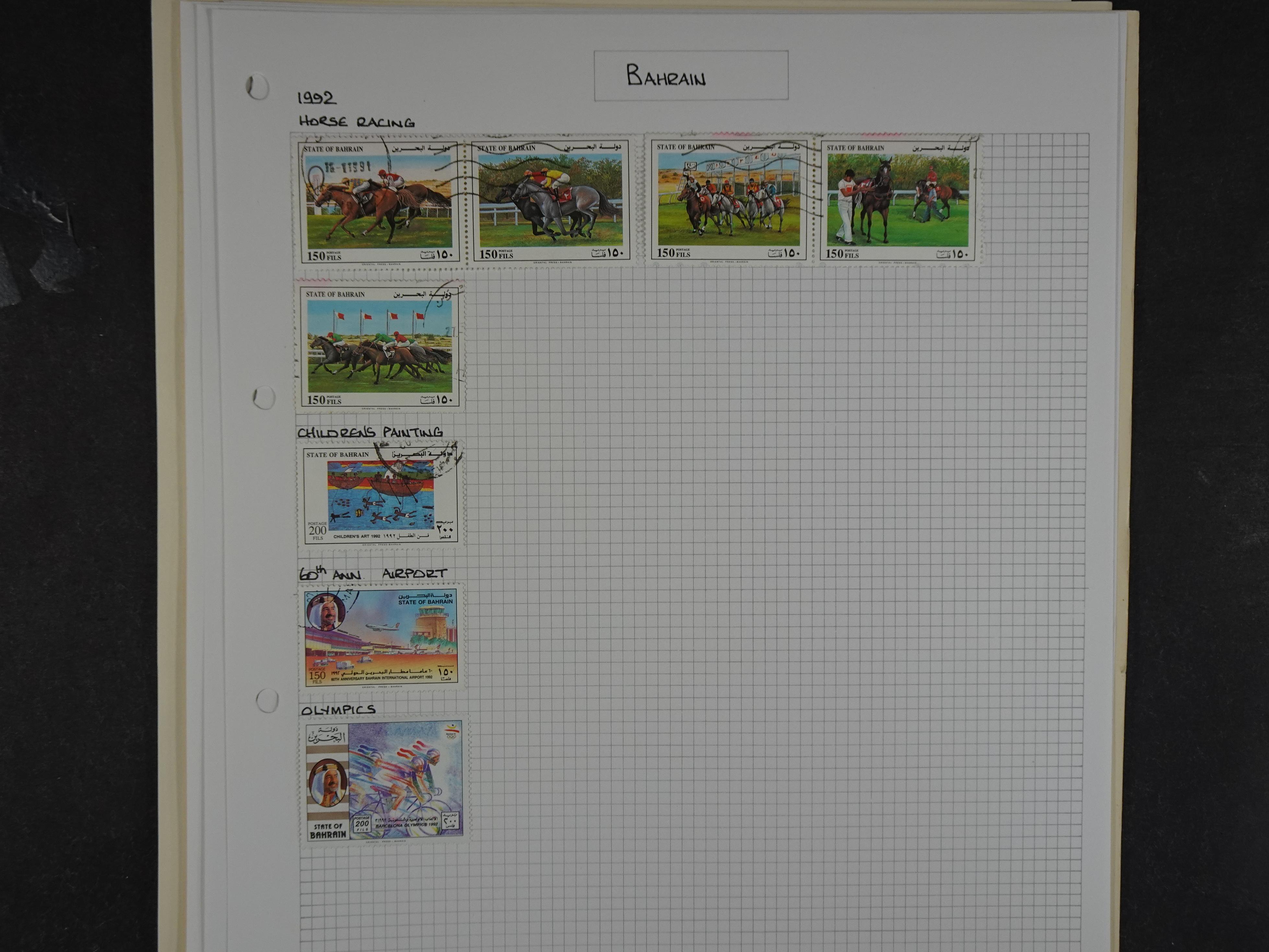 Doos met velerlei verrassingen waar onder betere zegels.
FUNDGRUBE. 137