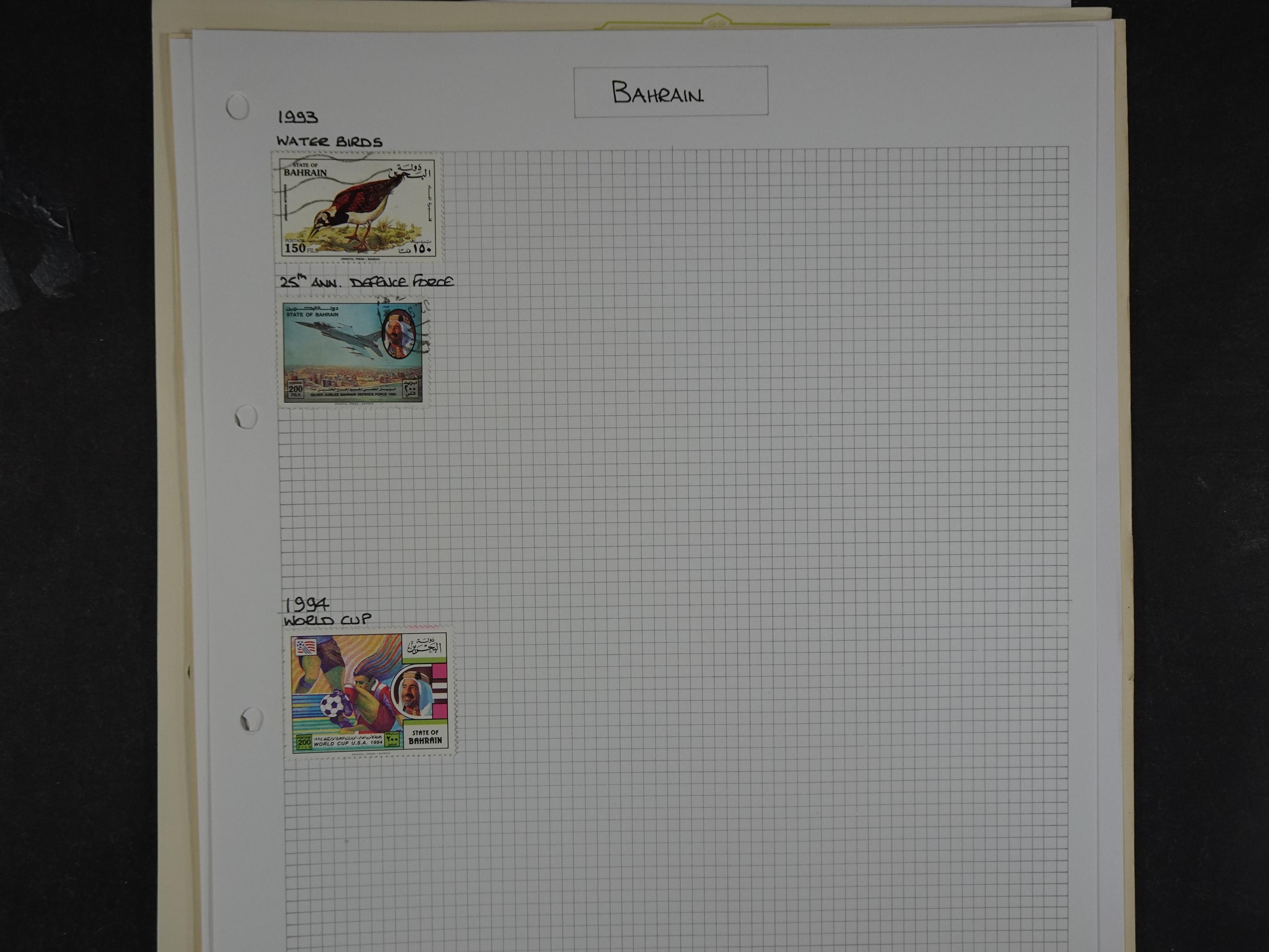 Doos met velerlei verrassingen waar onder betere zegels.
FUNDGRUBE. 138