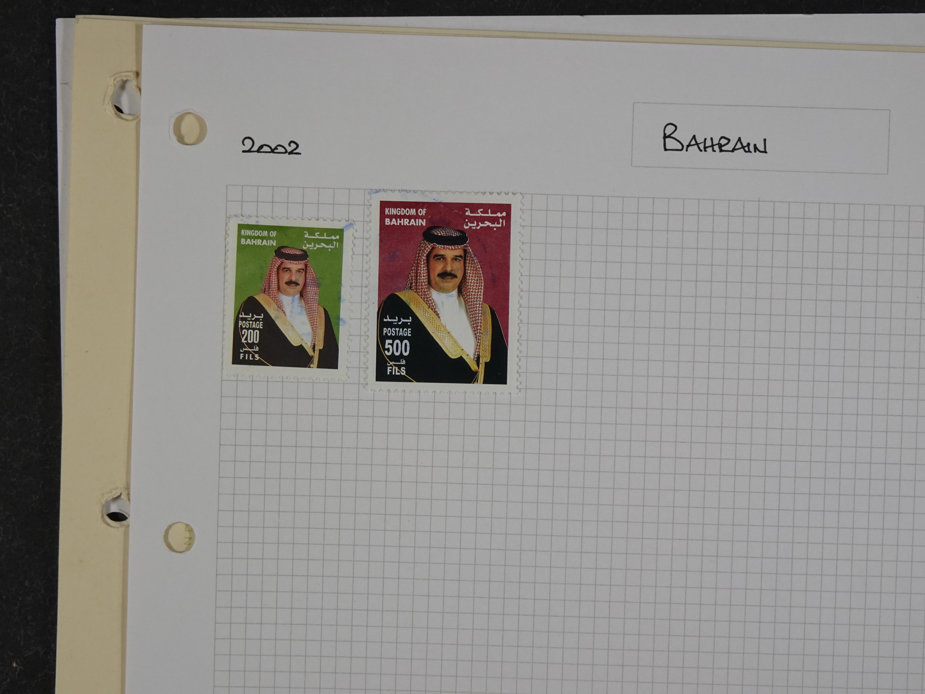 Doos met velerlei verrassingen waar onder betere zegels.
FUNDGRUBE. 140