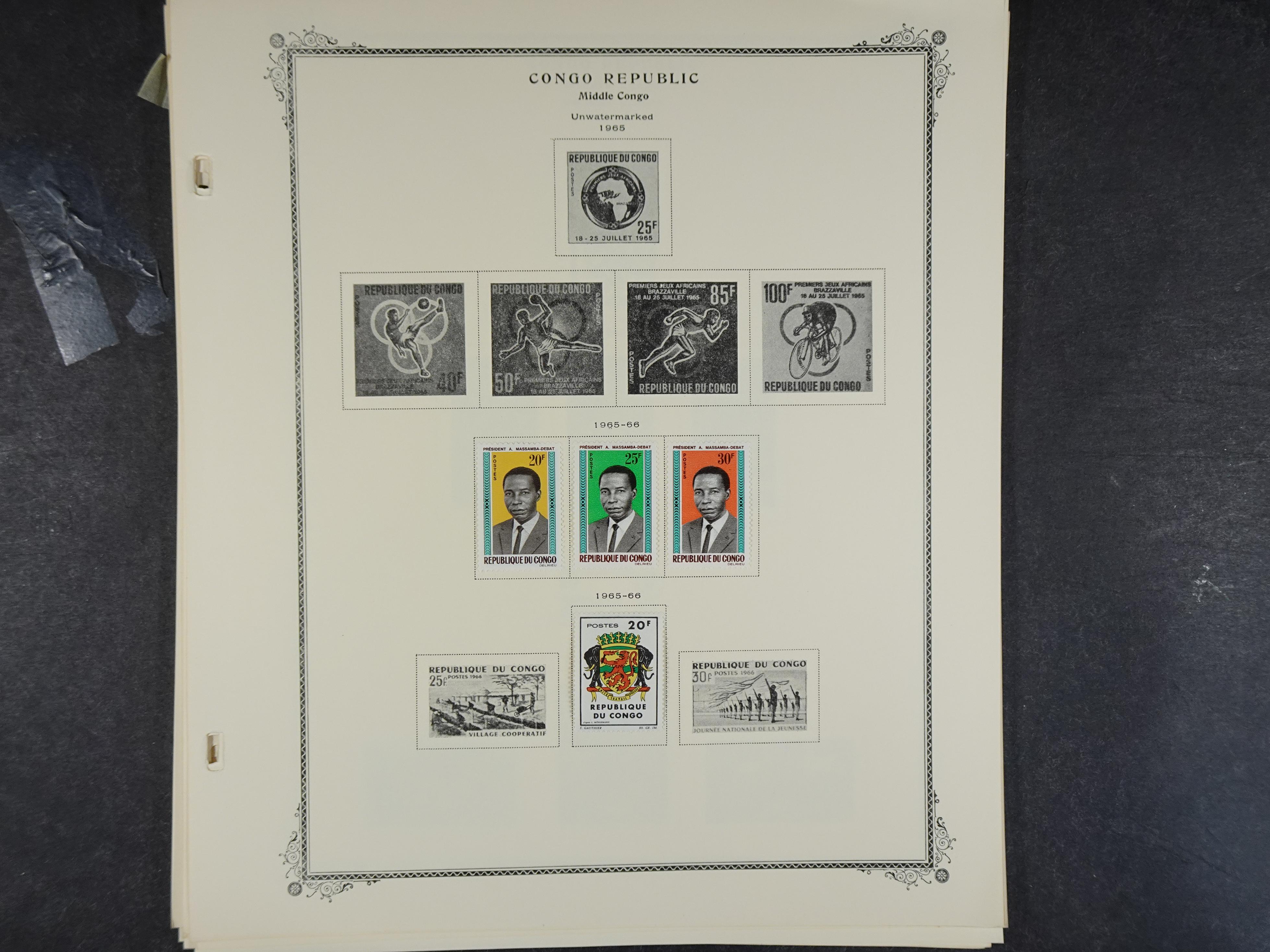 Doos met velerlei verrassingen waar onder betere zegels.
FUNDGRUBE. 147