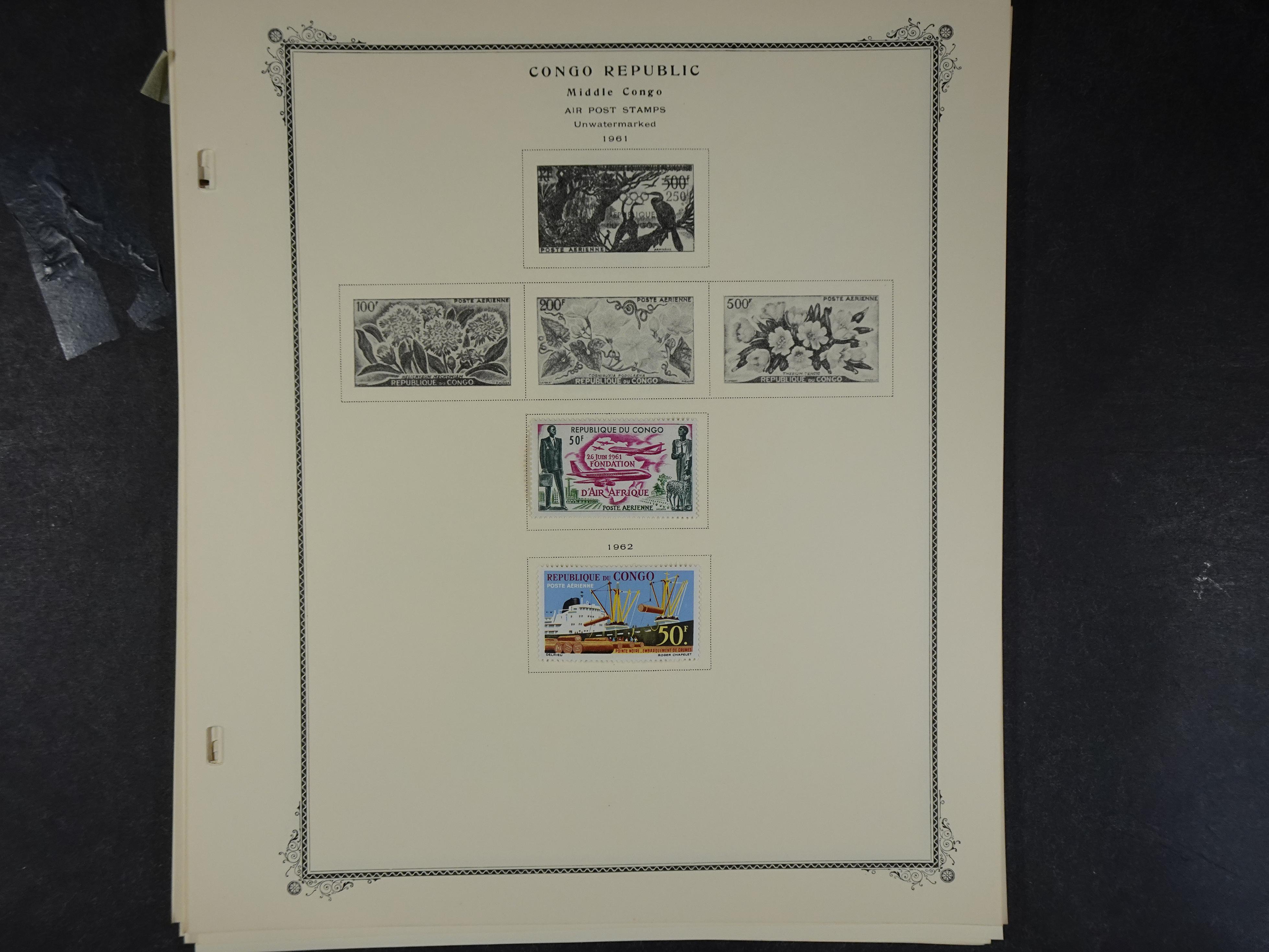 Doos met velerlei verrassingen waar onder betere zegels.
FUNDGRUBE. 149