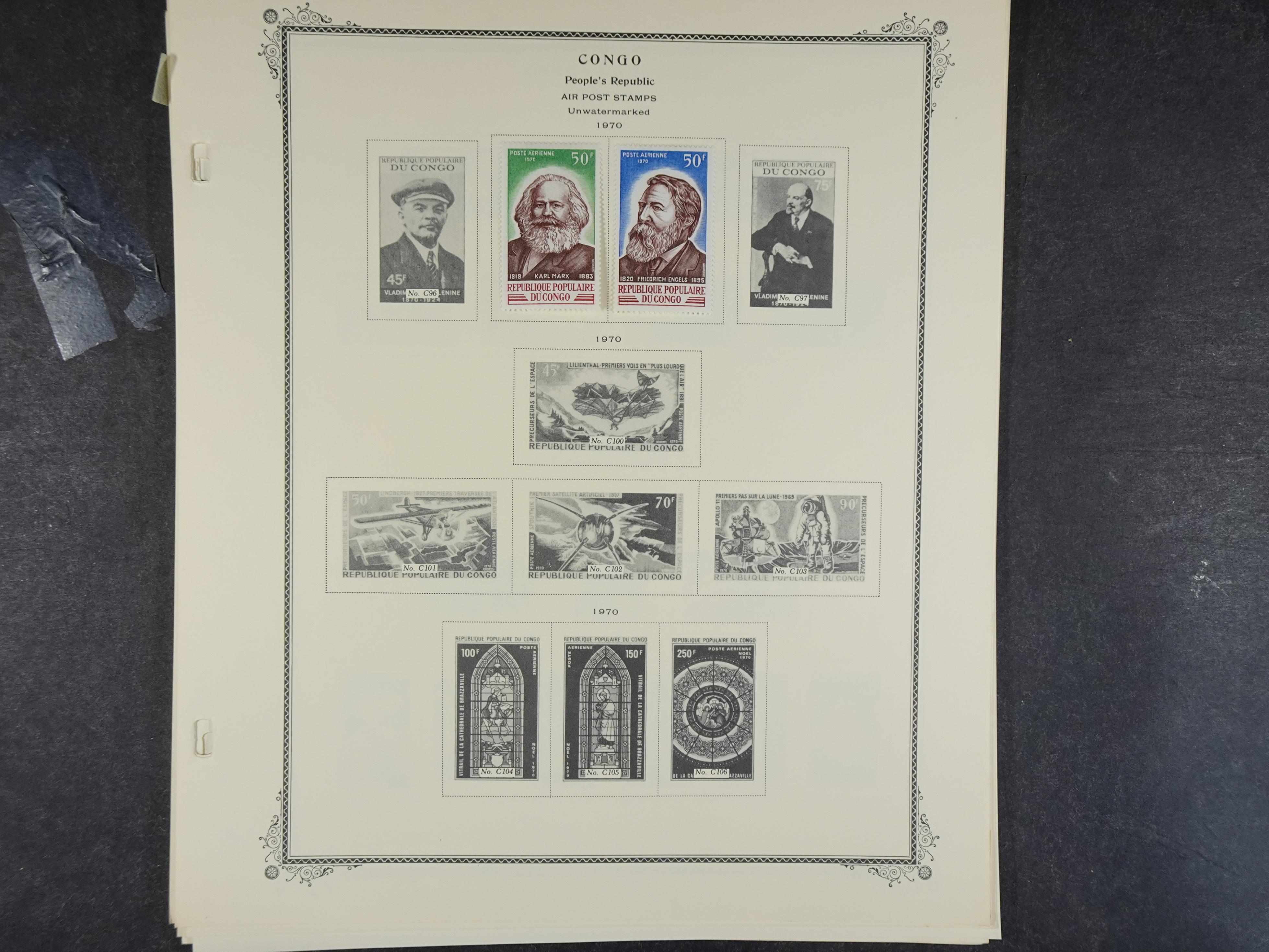 Doos met velerlei verrassingen waar onder betere zegels.
FUNDGRUBE. 151