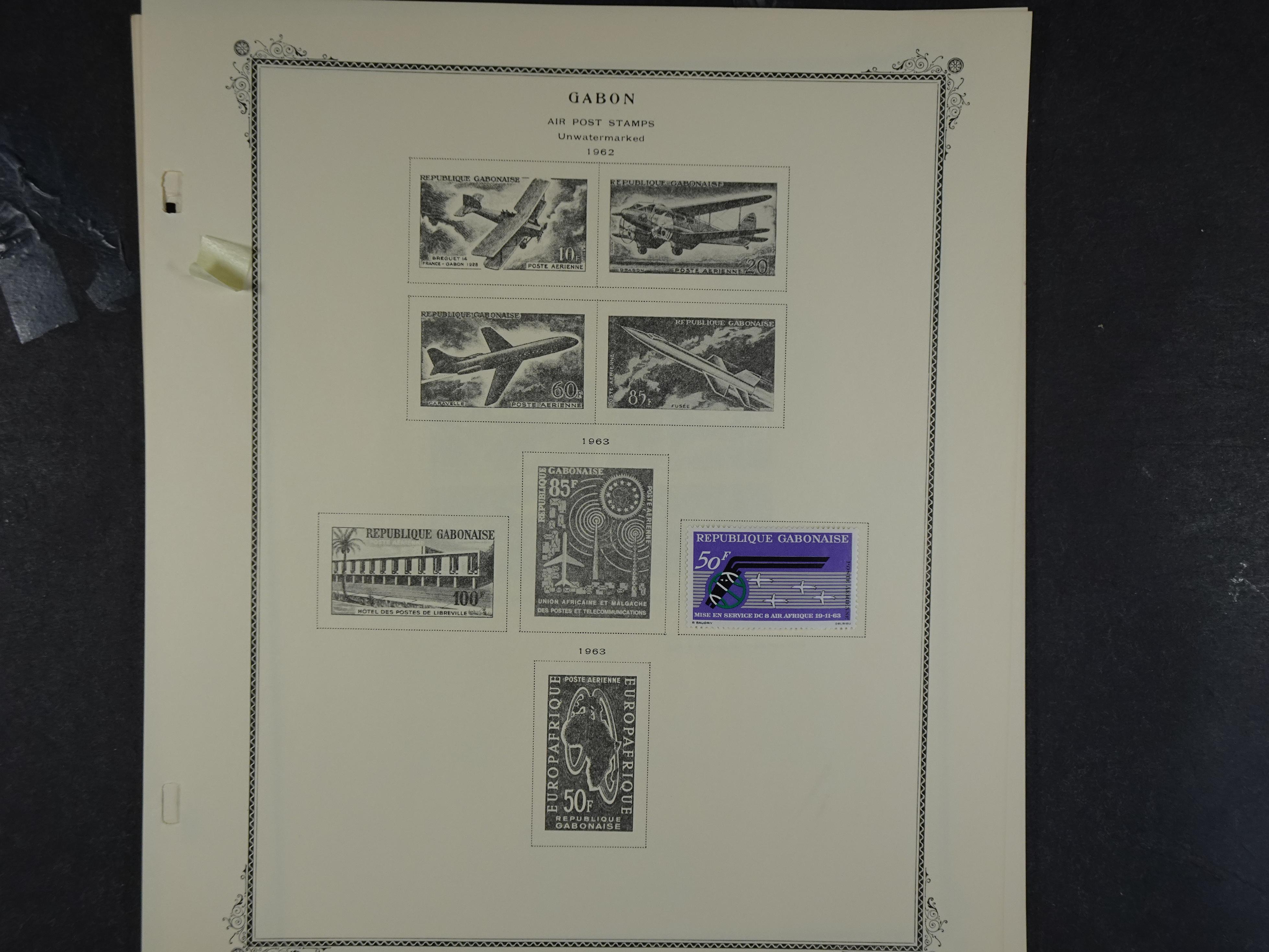 Doos met velerlei verrassingen waar onder betere zegels.
FUNDGRUBE. 162