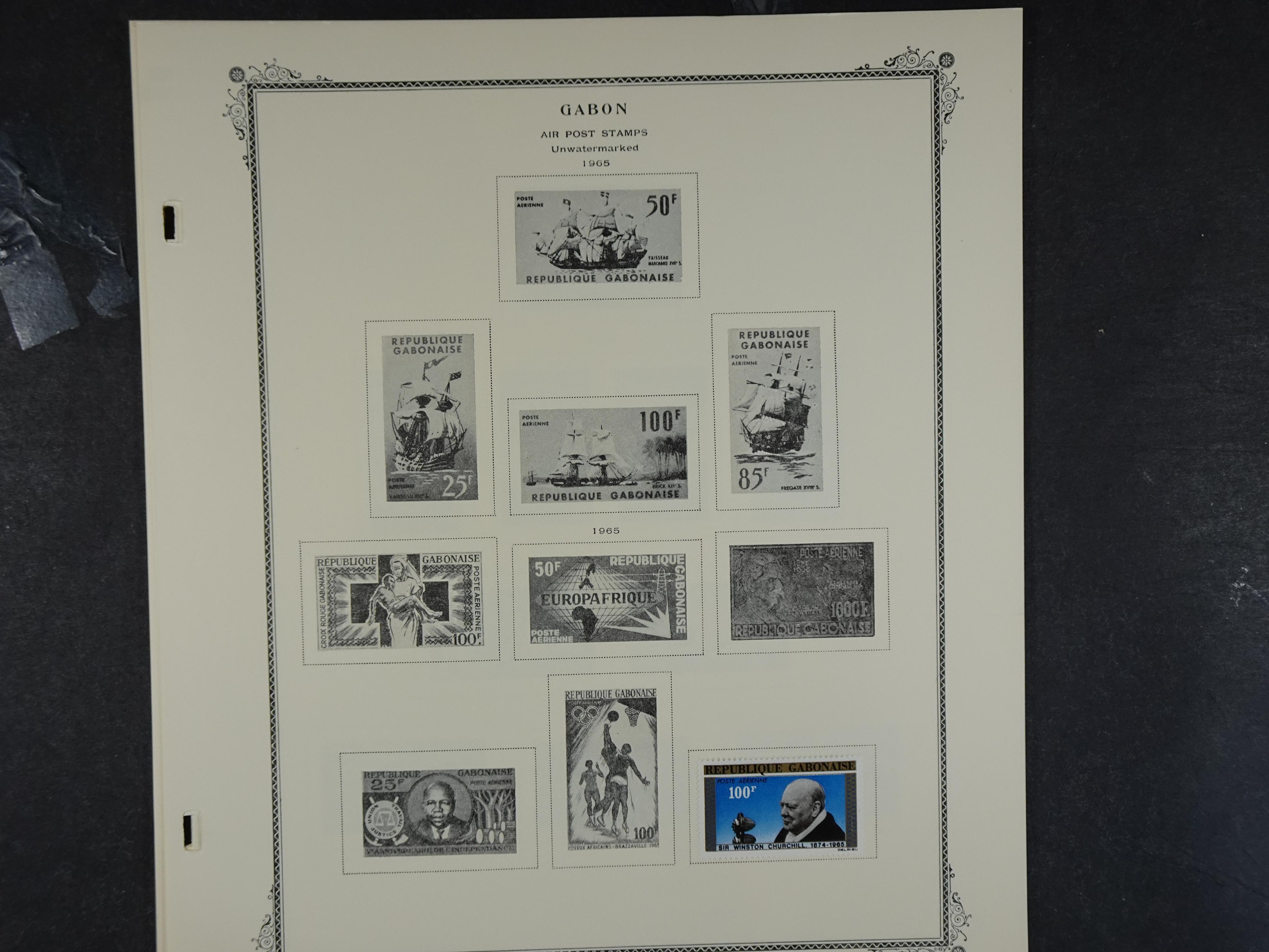 Doos met velerlei verrassingen waar onder betere zegels.
FUNDGRUBE. 165