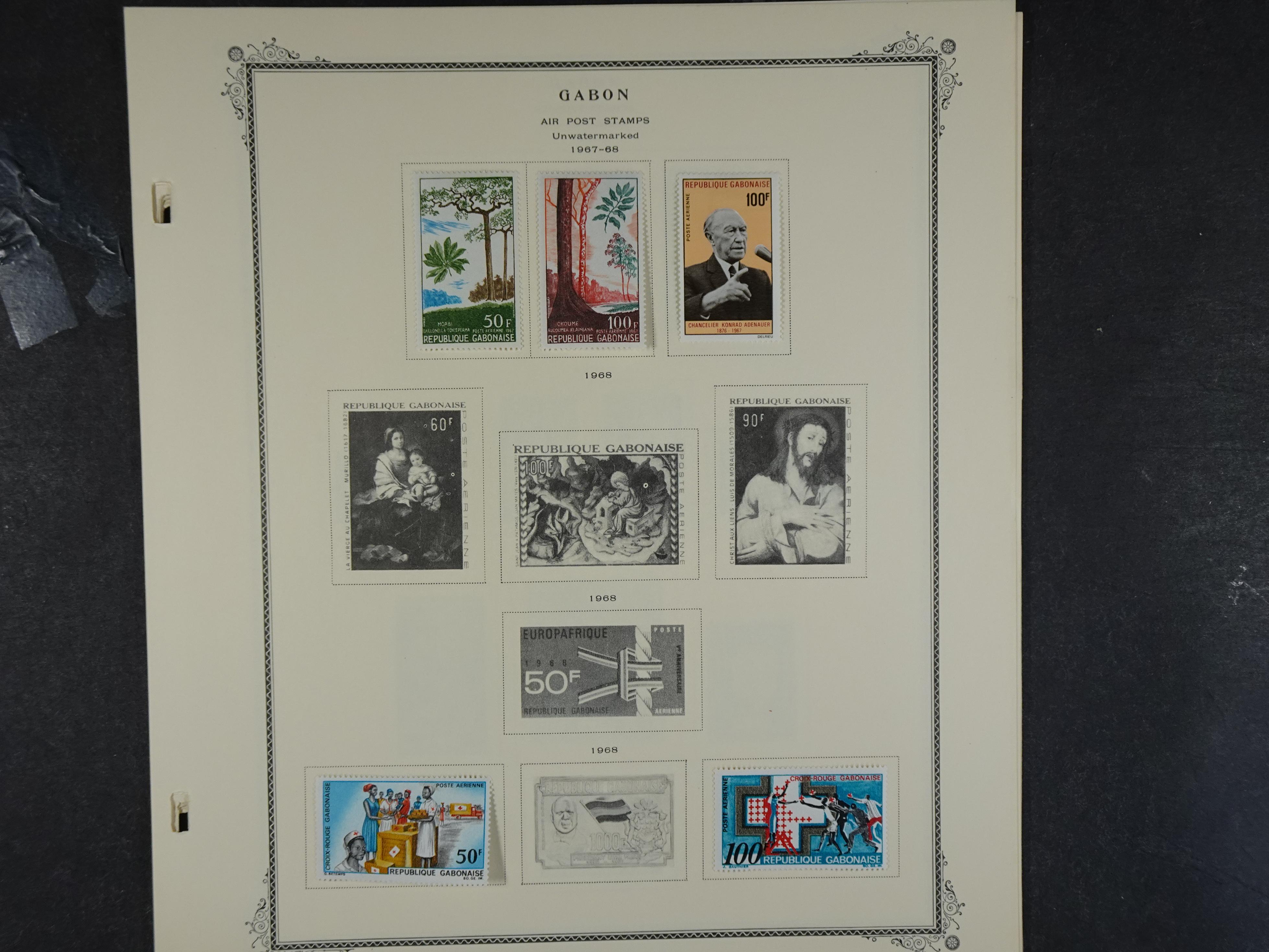 Doos met velerlei verrassingen waar onder betere zegels.
FUNDGRUBE. 168