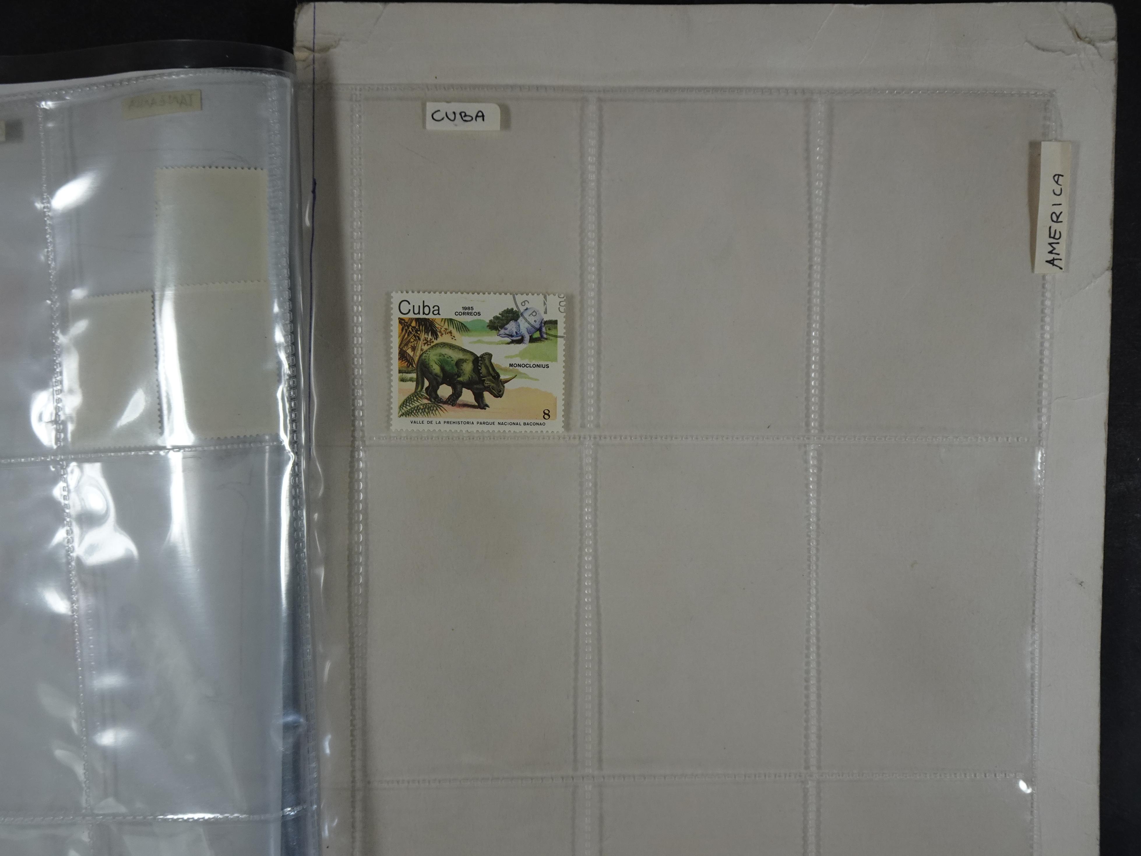 Doos met velerlei verrassingen waar onder betere zegels.
FUNDGRUBE. 177