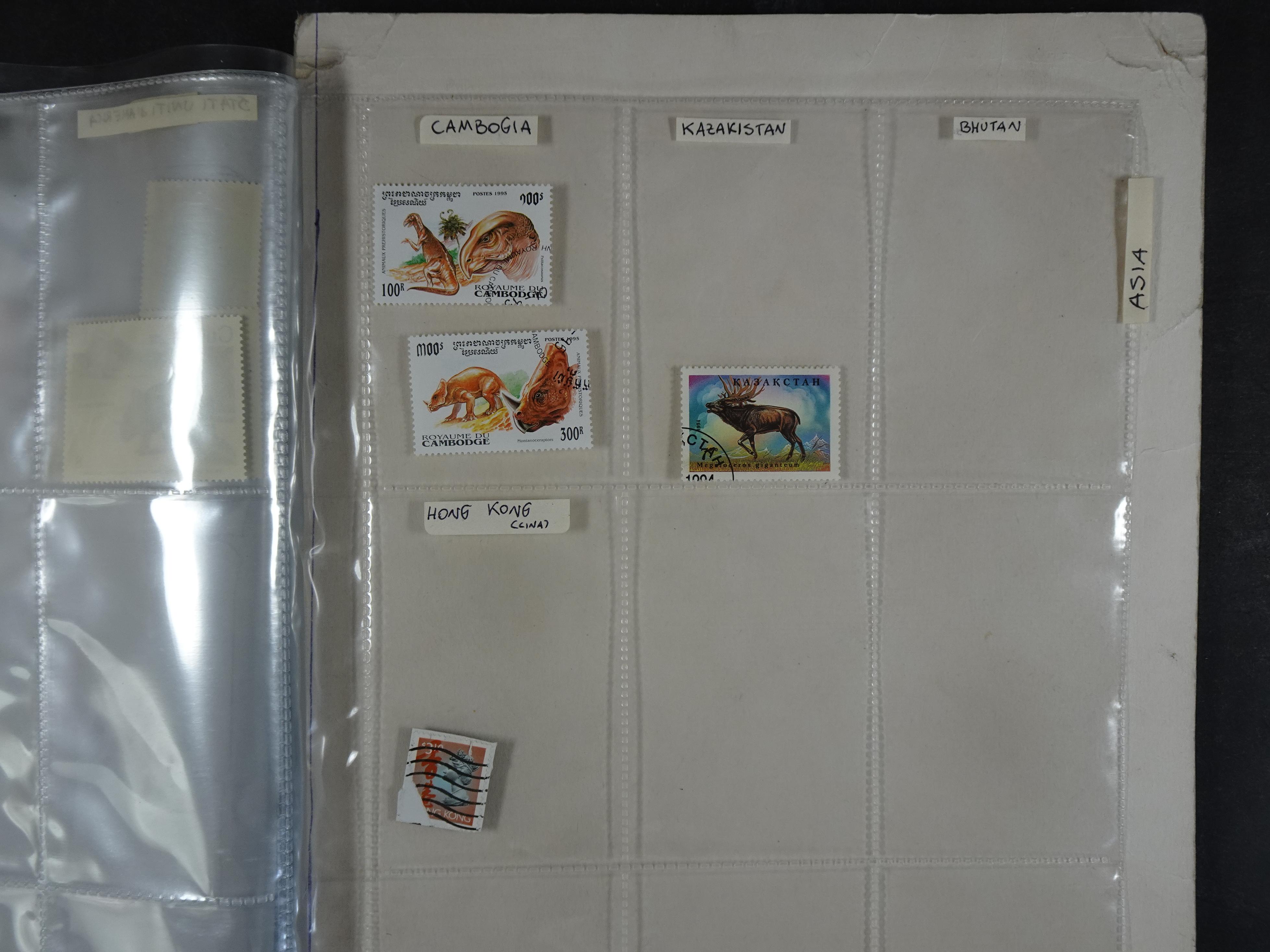 Doos met velerlei verrassingen waar onder betere zegels.
FUNDGRUBE. 178