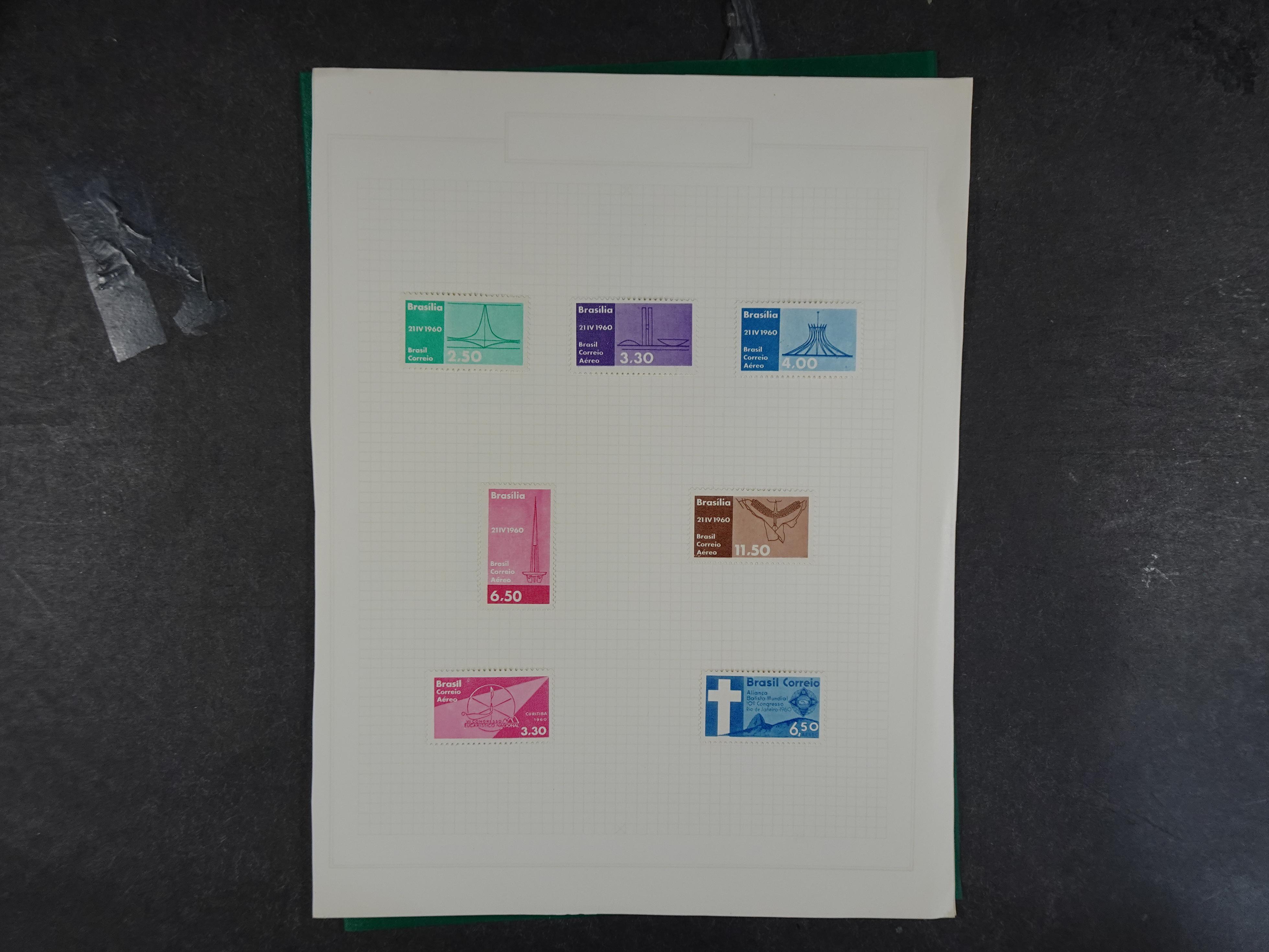 Doos met velerlei verrassingen waar onder betere zegels.
FUNDGRUBE. 219