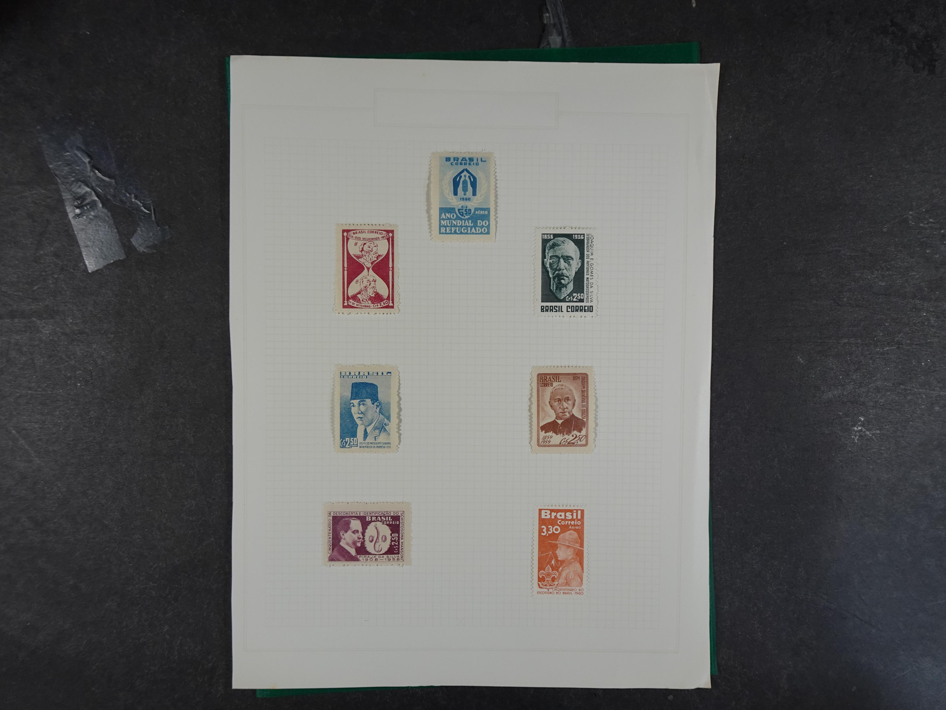 Doos met velerlei verrassingen waar onder betere zegels.
FUNDGRUBE. 220