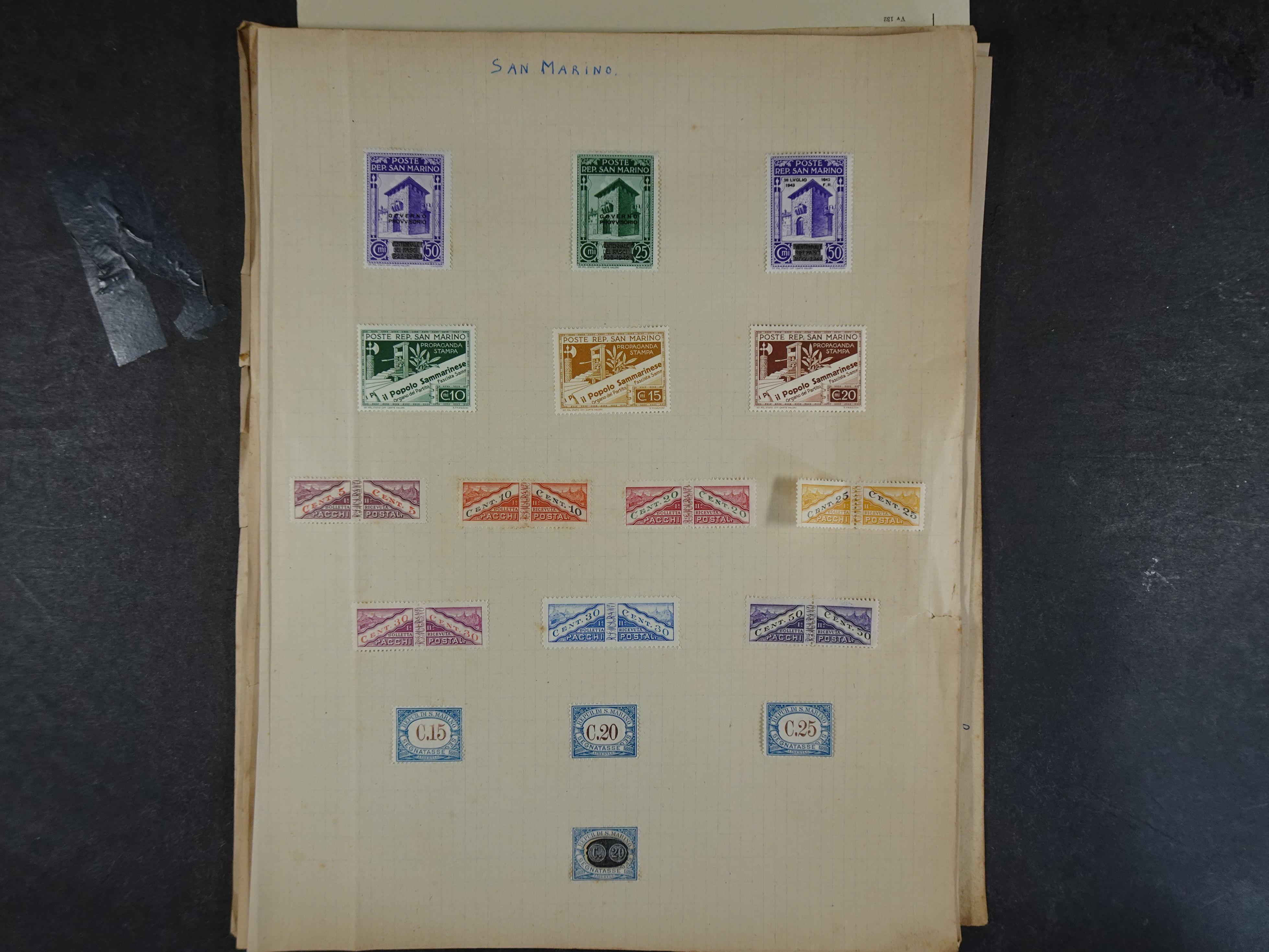 Doos met velerlei verrassingen waar onder betere zegels.
FUNDGRUBE. 223