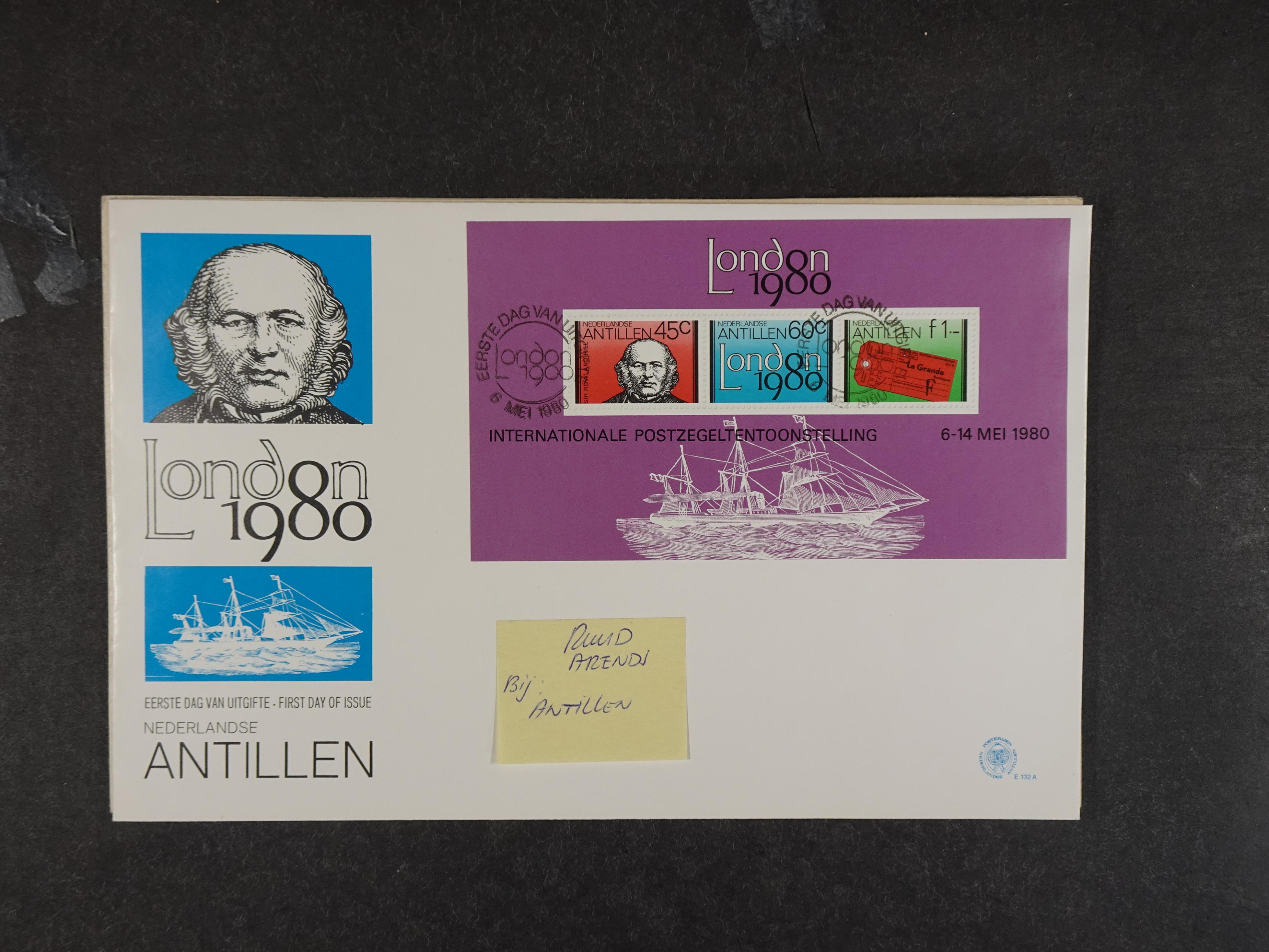 Doos met velerlei verrassingen waar onder betere zegels.
FUNDGRUBE. 256