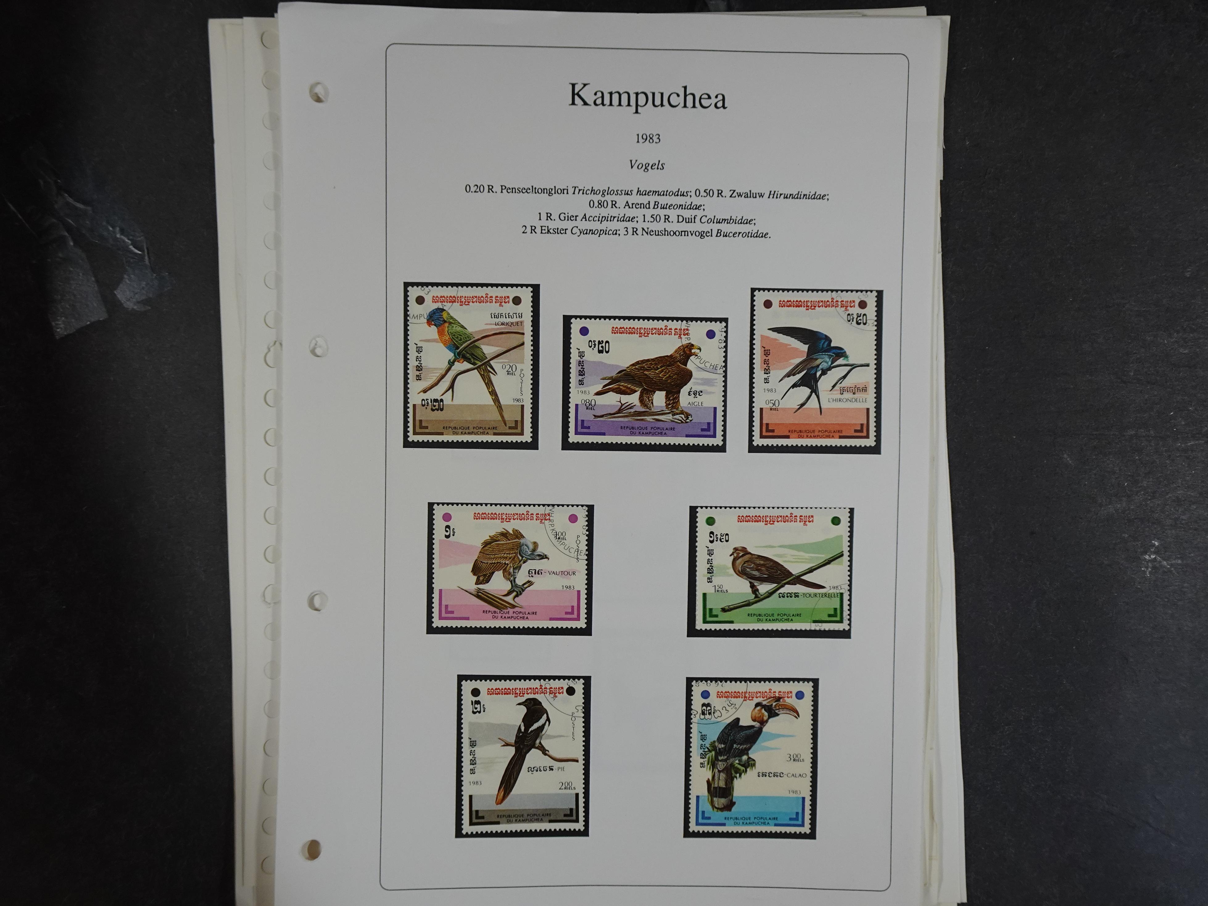 Doos met velerlei verrassingen waar onder betere zegels.
FUNDGRUBE. 262