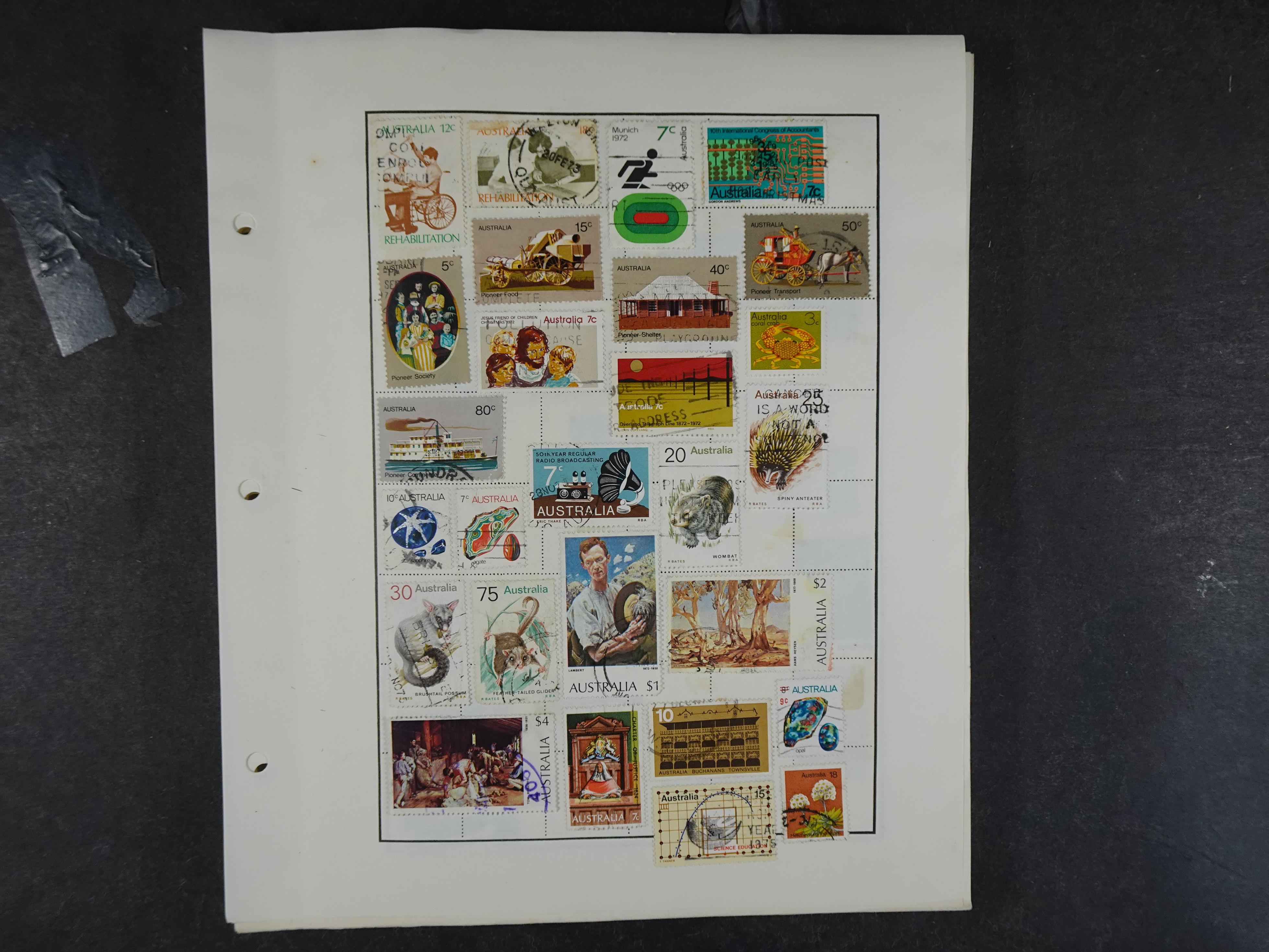 Doos met velerlei verrassingen waar onder betere zegels.
FUNDGRUBE. 280