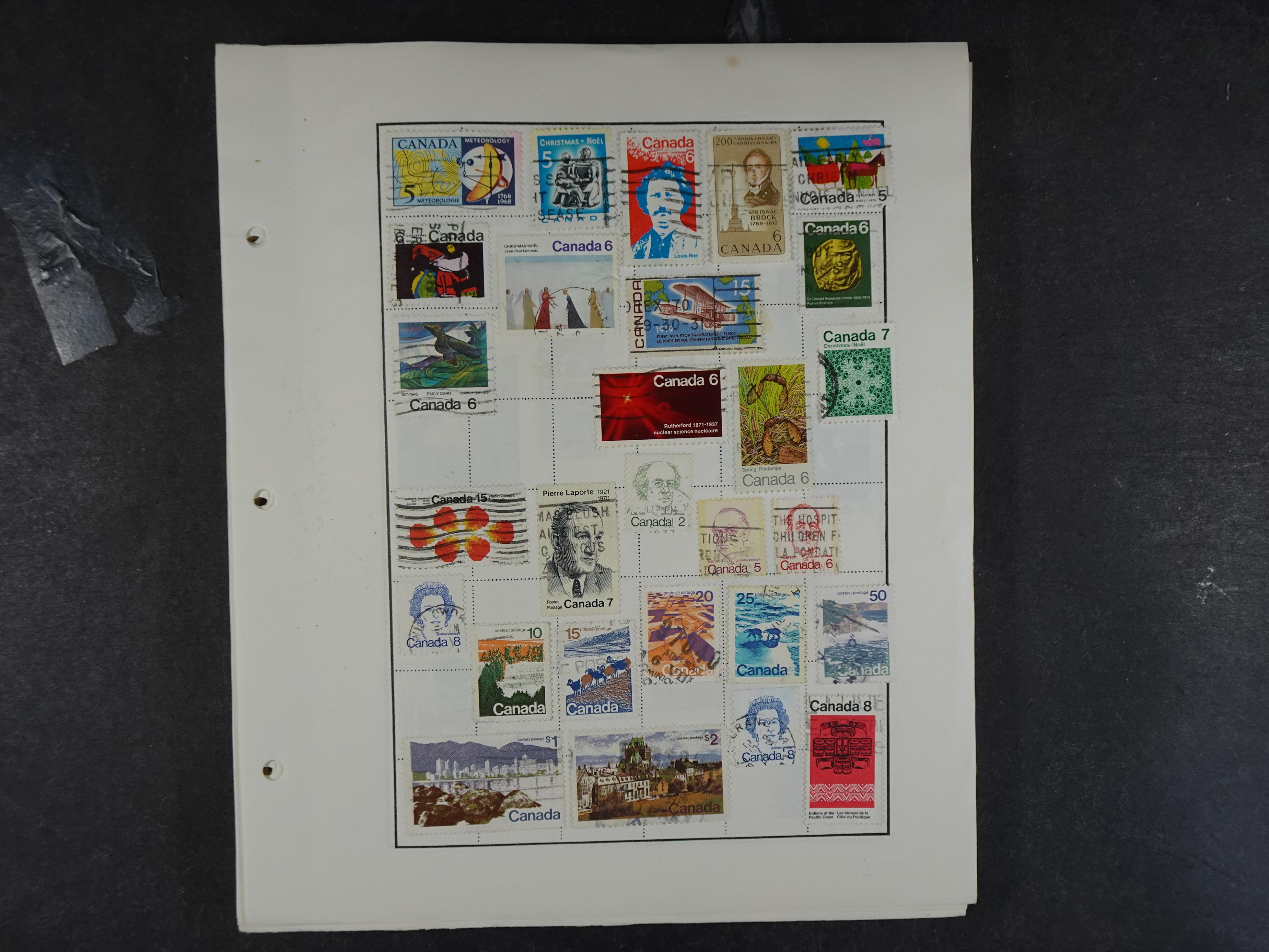 Doos met velerlei verrassingen waar onder betere zegels.
FUNDGRUBE. 291