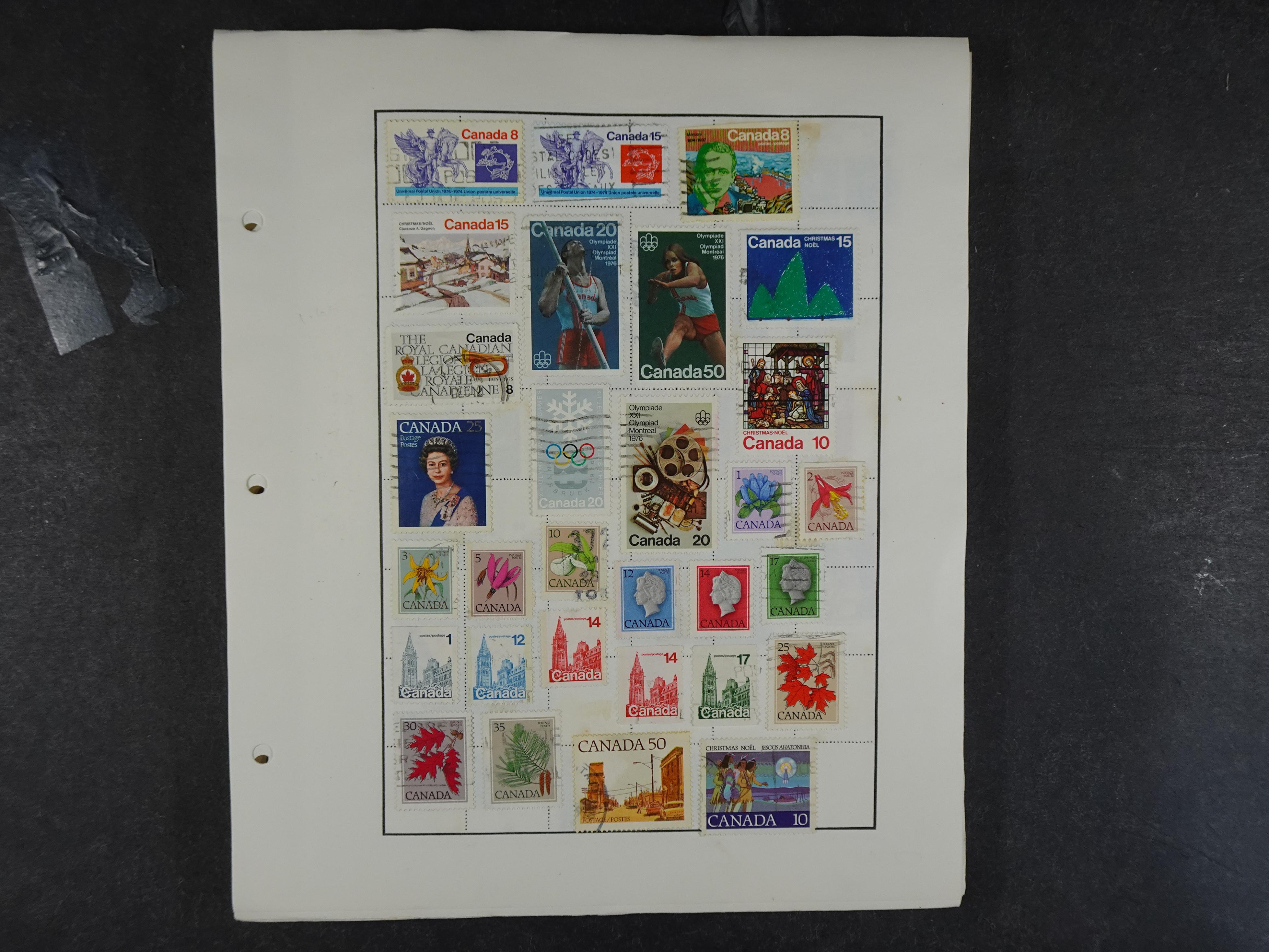 Doos met velerlei verrassingen waar onder betere zegels.
FUNDGRUBE. 293