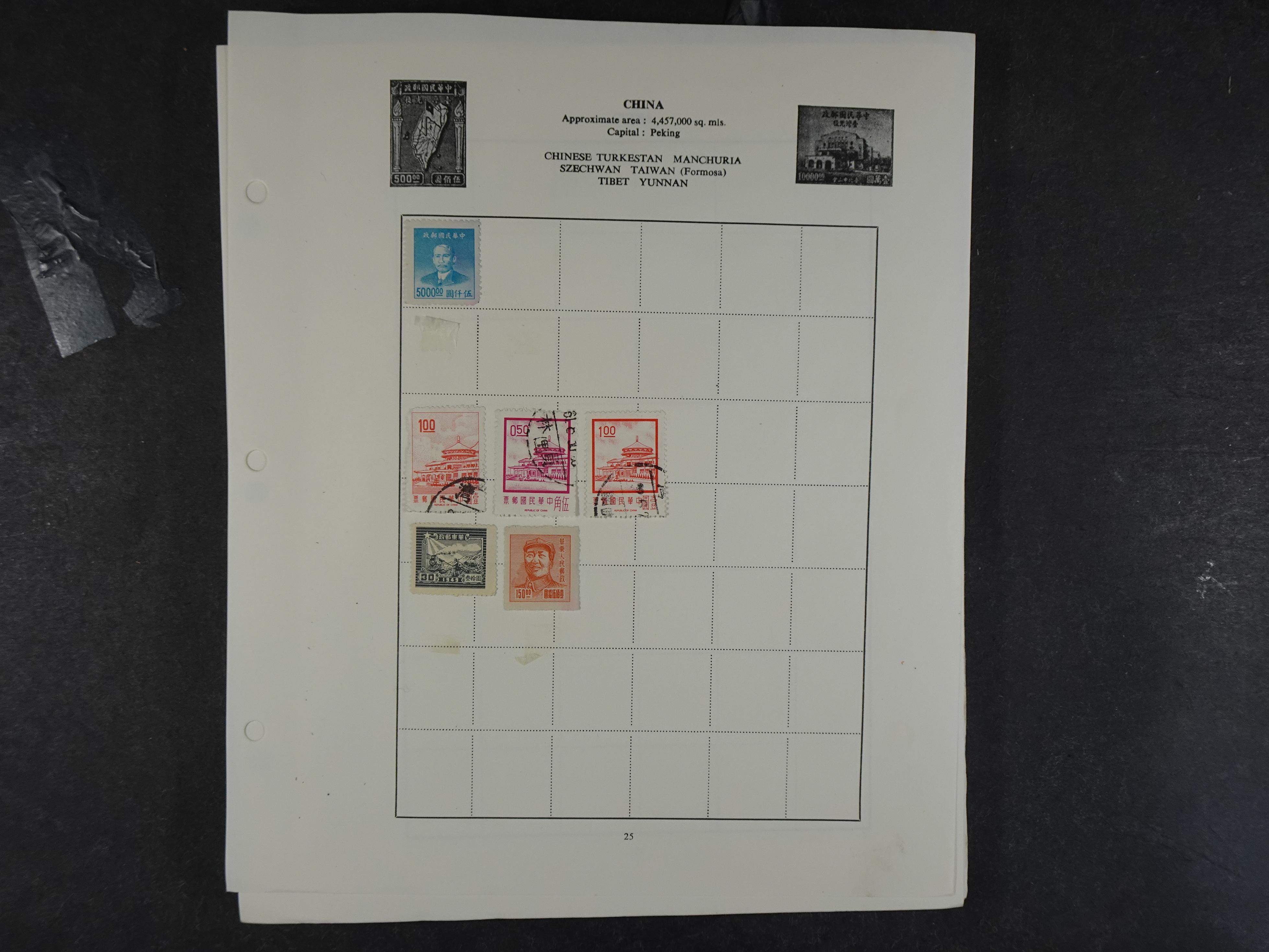 Doos met velerlei verrassingen waar onder betere zegels.
FUNDGRUBE. 296