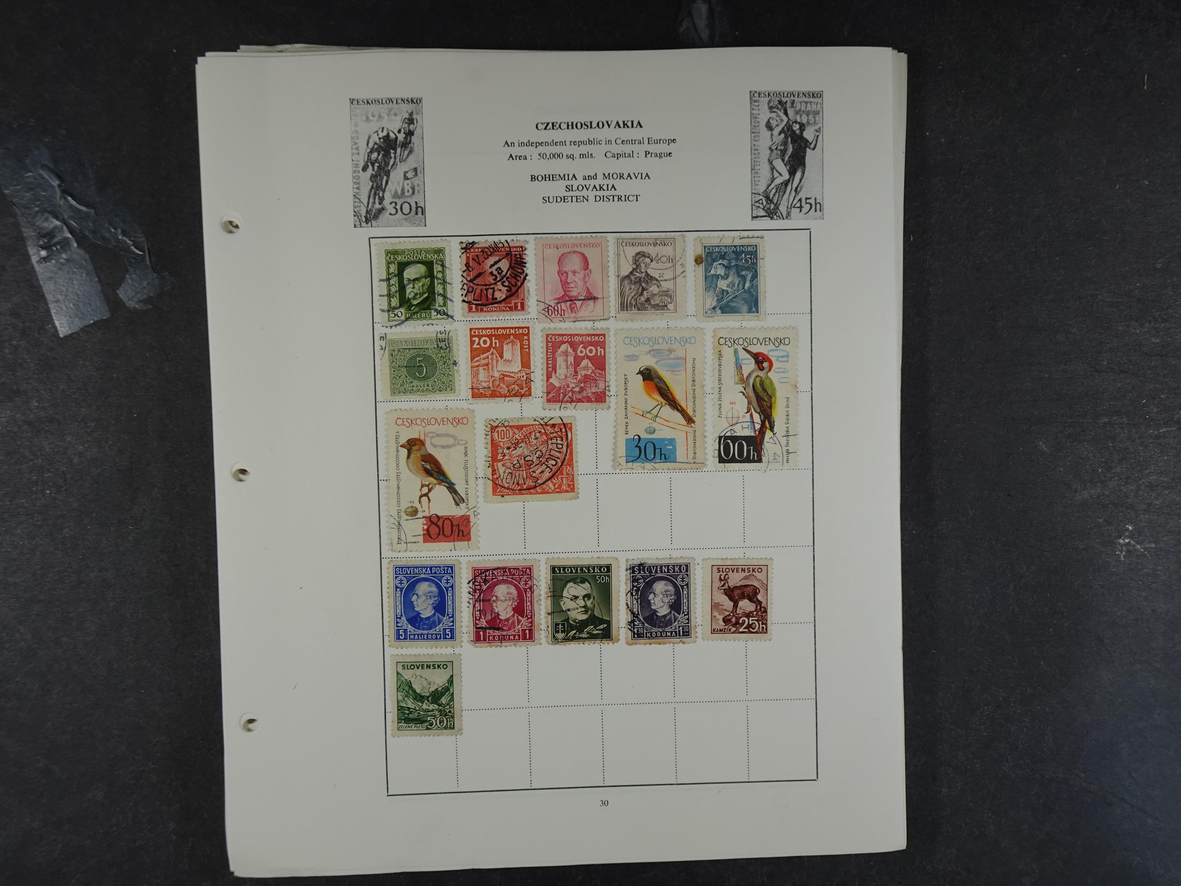 Doos met velerlei verrassingen waar onder betere zegels.
FUNDGRUBE. 299