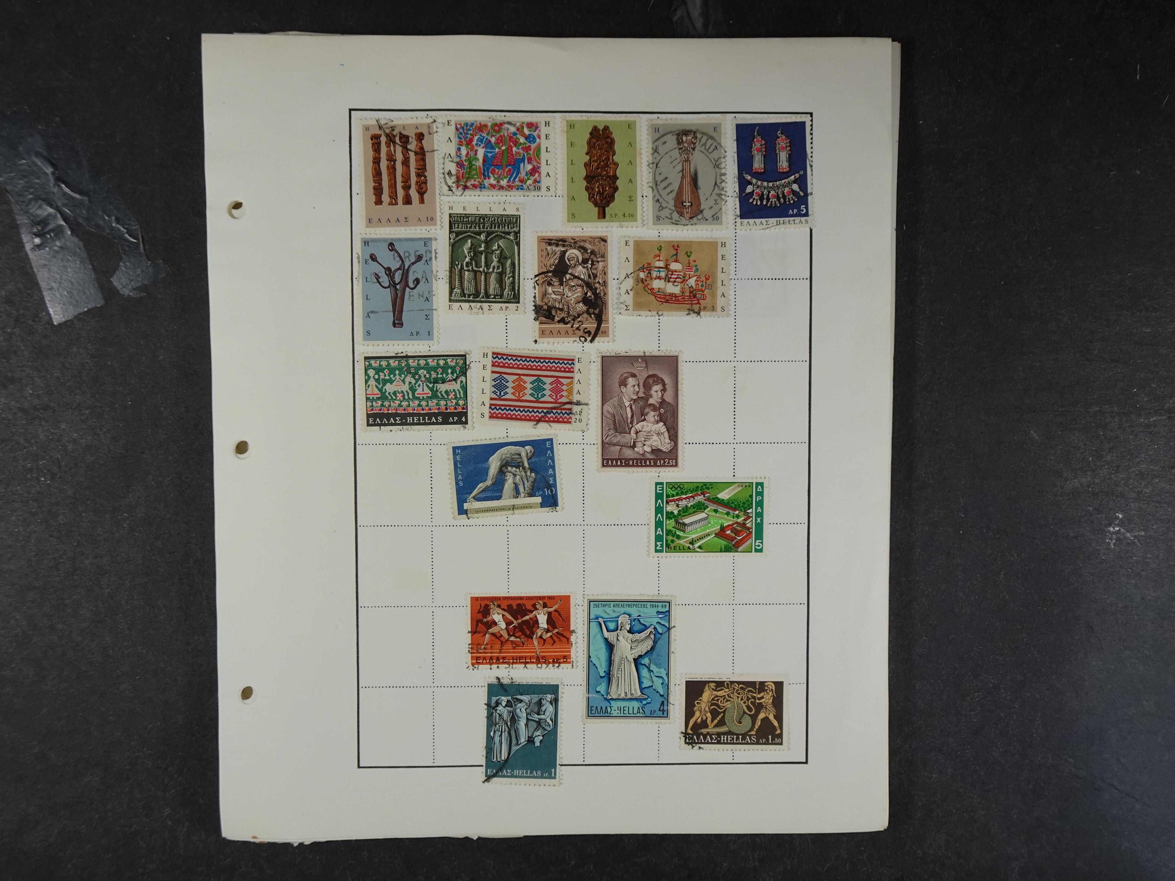 Doos met velerlei verrassingen waar onder betere zegels.
FUNDGRUBE. 316