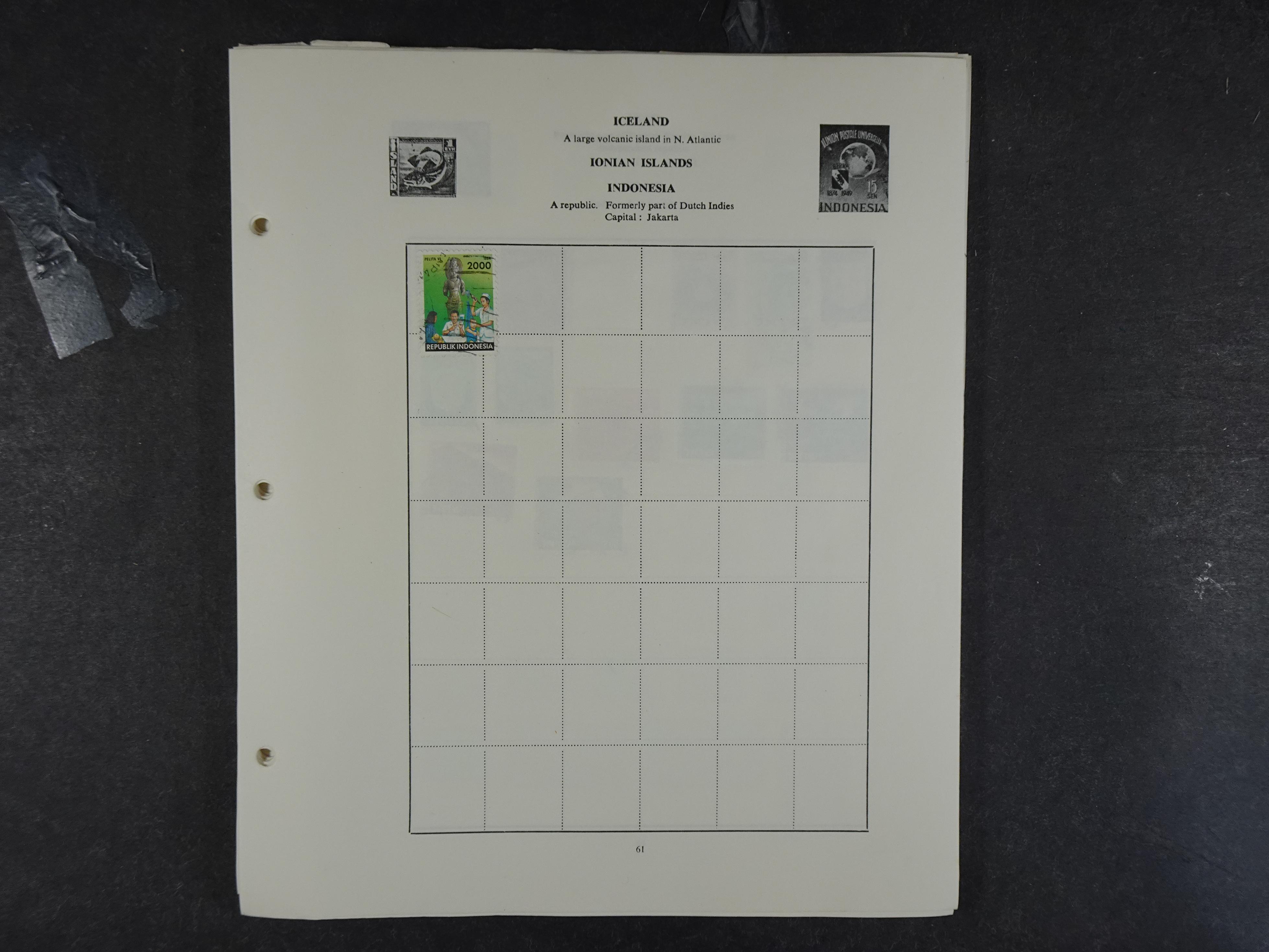 Doos met velerlei verrassingen waar onder betere zegels.
FUNDGRUBE. 323