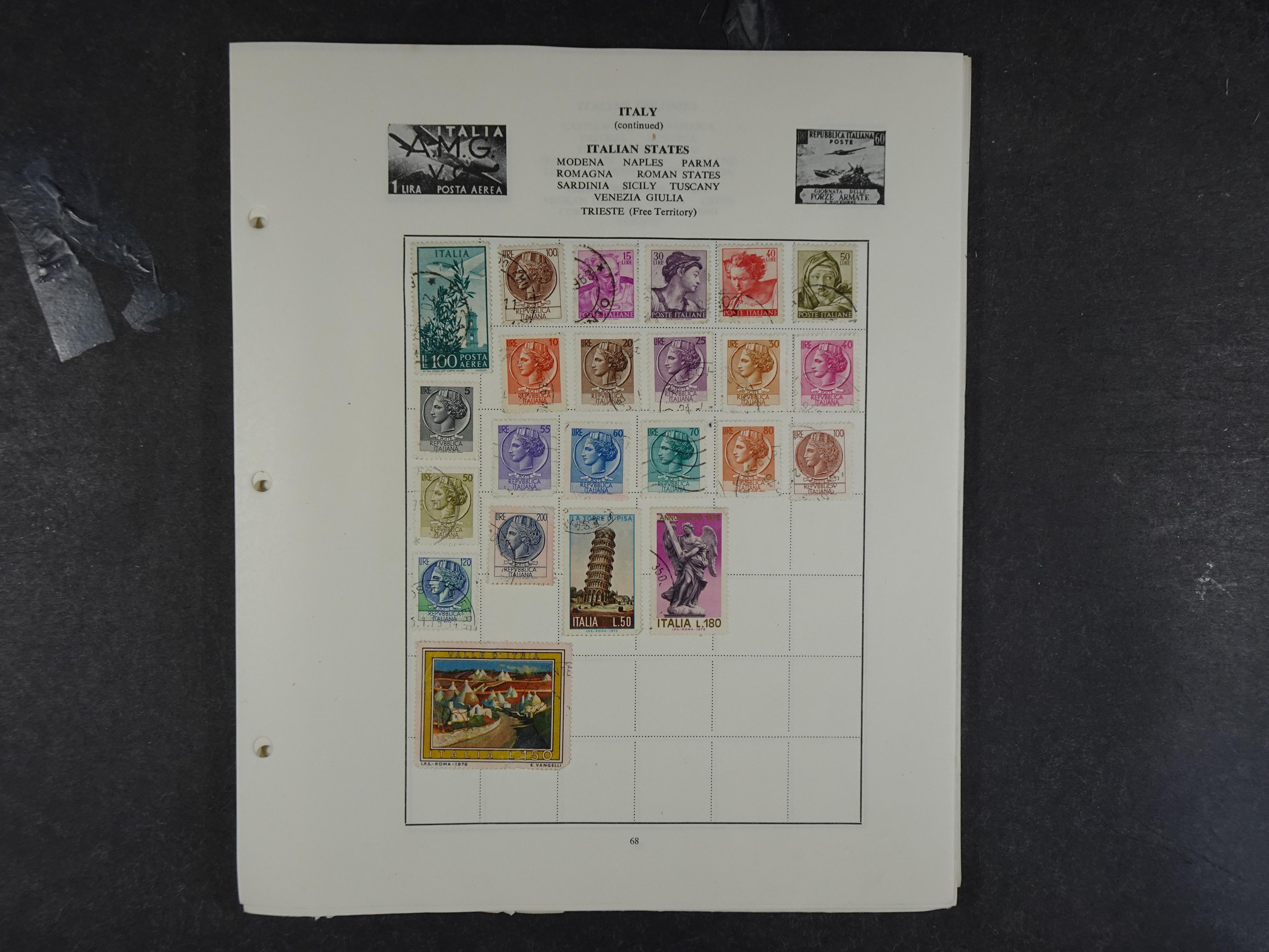 Doos met velerlei verrassingen waar onder betere zegels.
FUNDGRUBE. 327